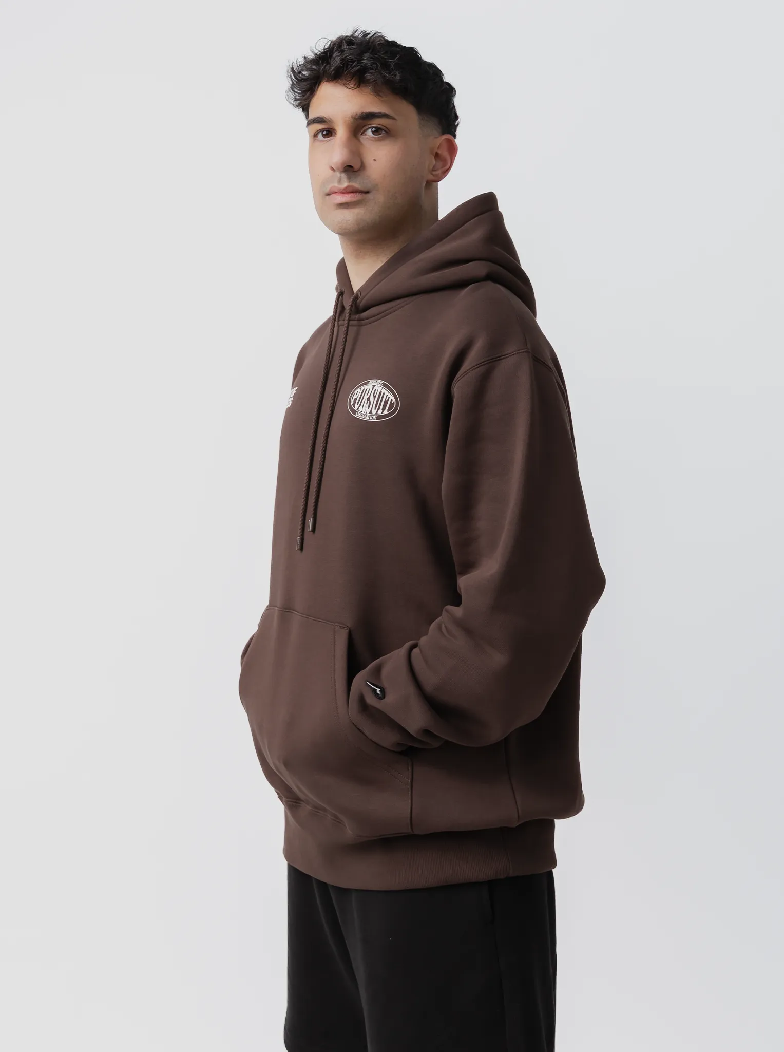 Koala like Performance Fabric Athletic Heavyweight Pullover in Umber