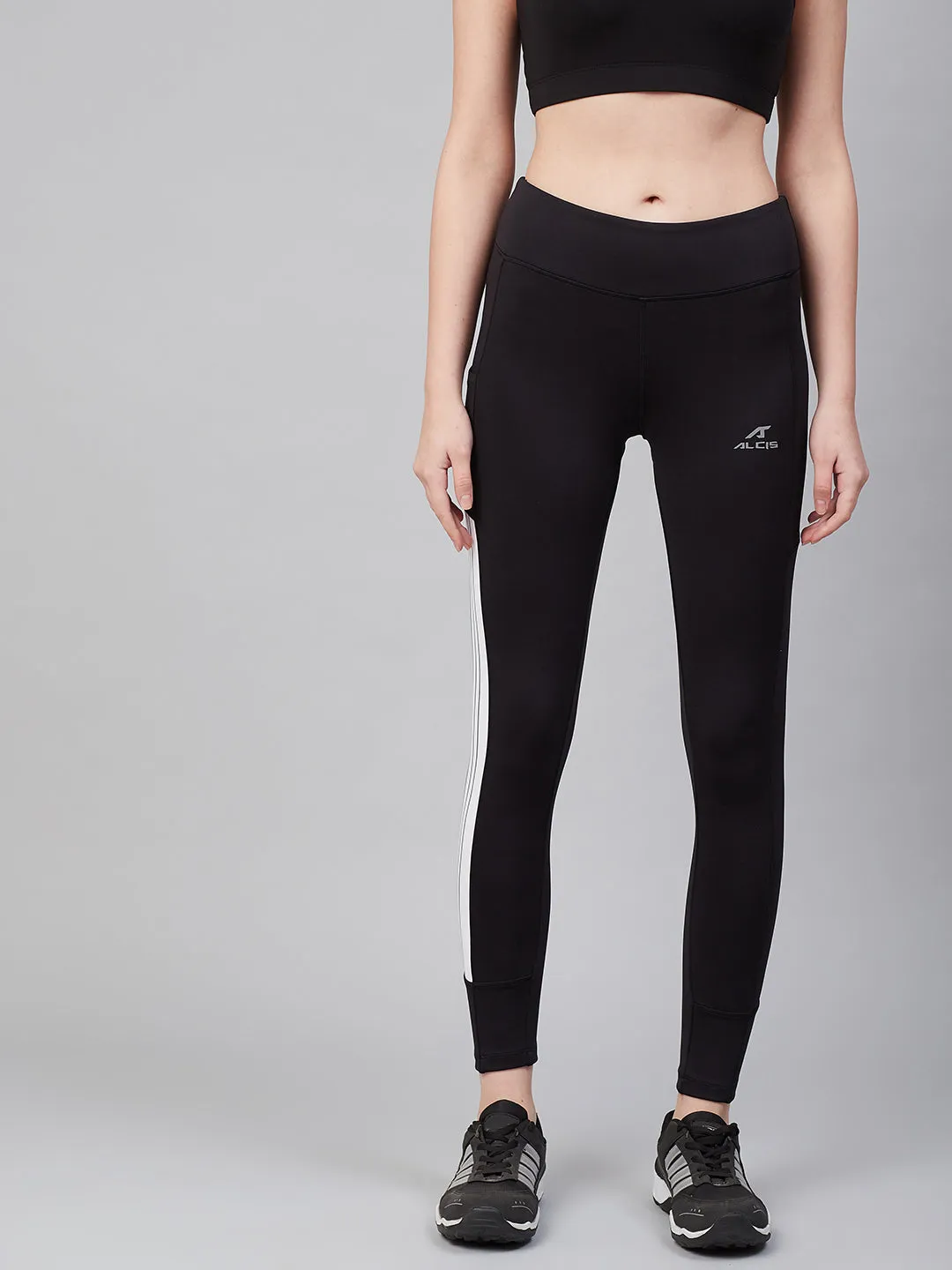 Alcis Women Black Solid Training Tights Stable Fit