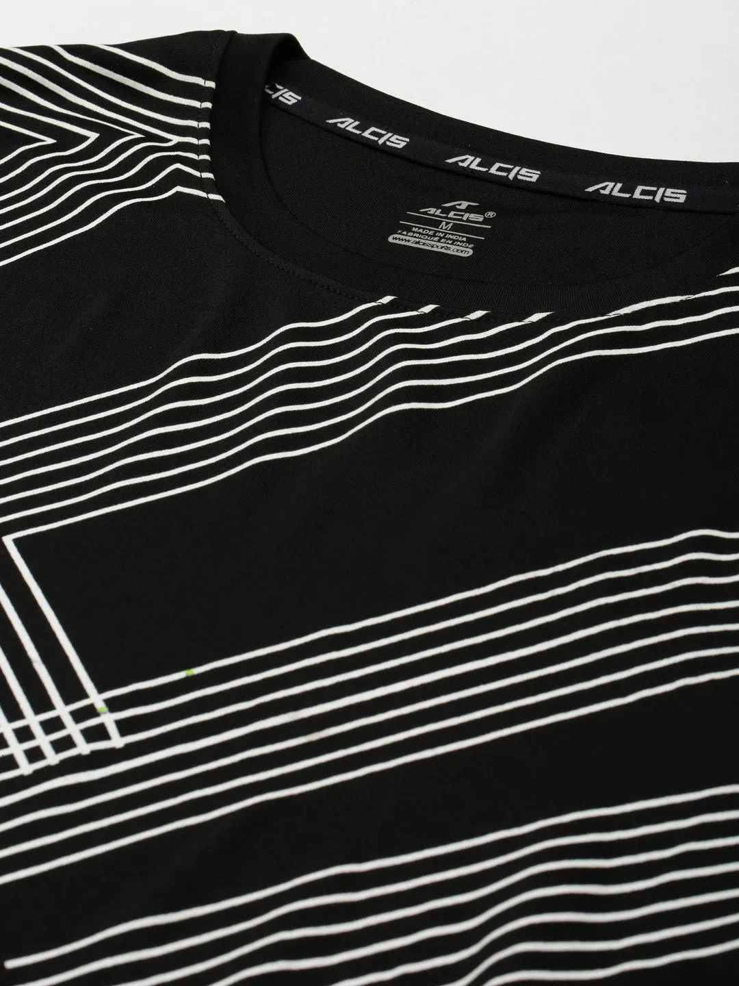 Alcis Men Black Typography Printed Slim Fit Training or Gym T-shirt WaterRepellent Finish StretchComfort