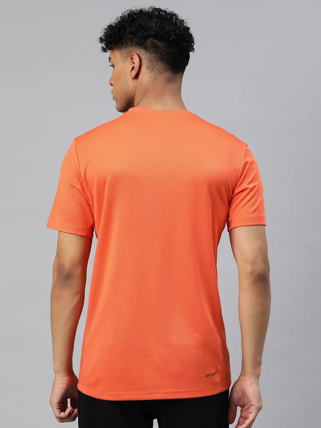 Alcis Men Orange Anti Static Slim Fit T-shirt Classic Mode FrictionResistantFabric