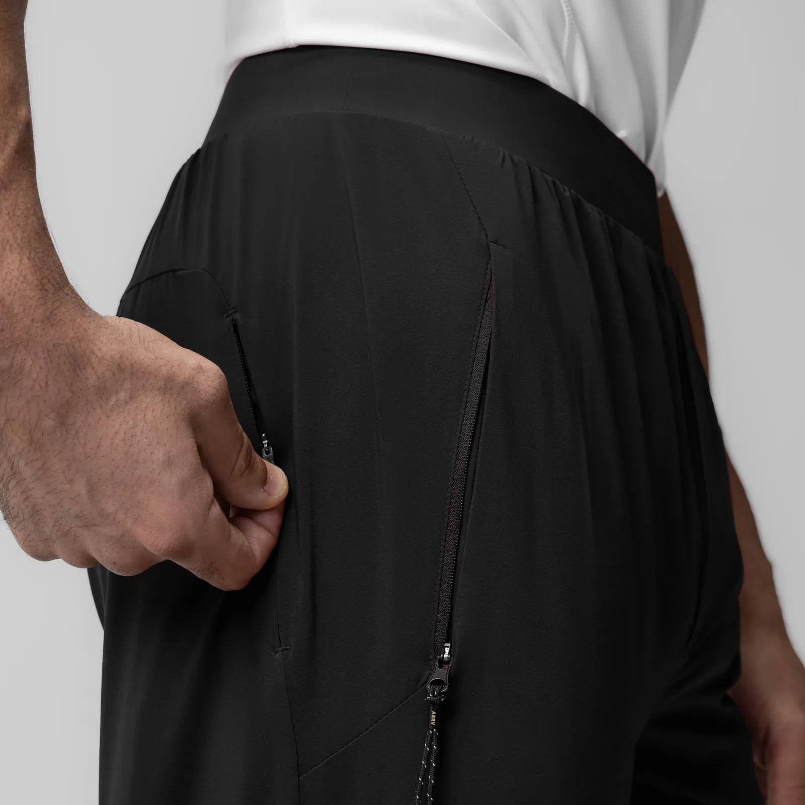 1031. Aerotex? Weather-Ready Bonded Pant - Black Compact Packability Classy Fit