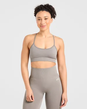 Pilates practitioners Empower Seamless Sports Bra - Taupe