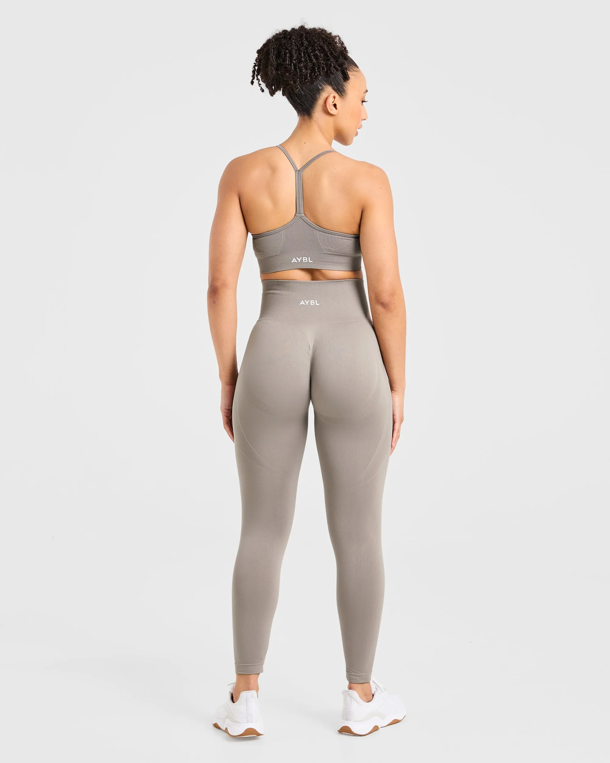 Elegant sports apparel Supportive Design Empower Seamless Sports Bra - Taupe
