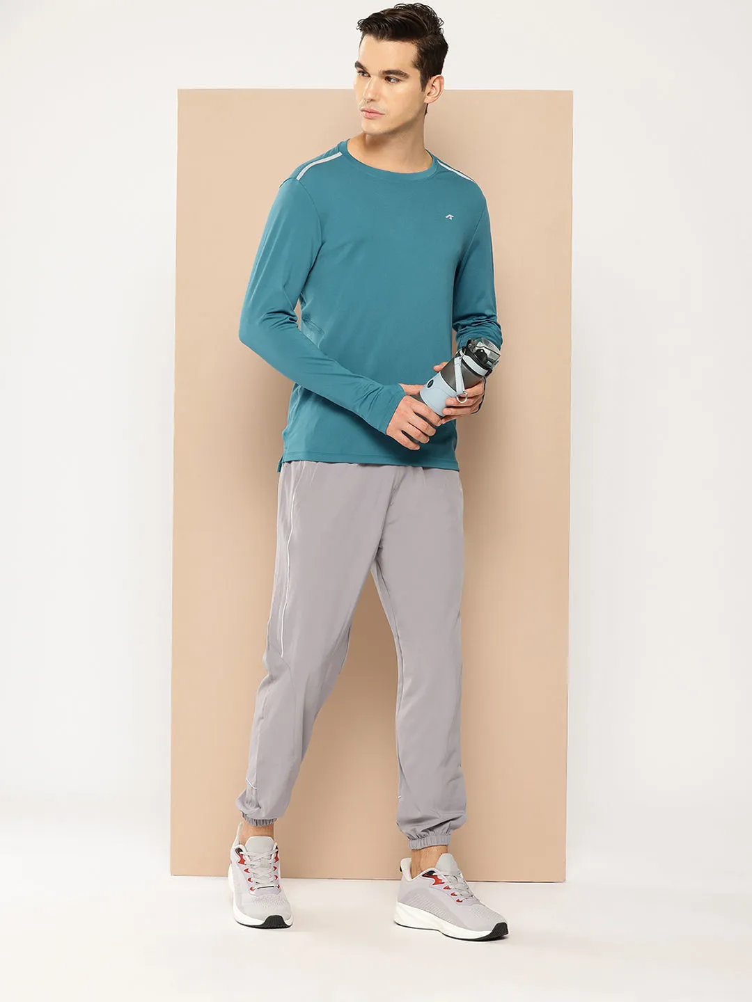 FlatlockSeaming OdorResistant Fabric Sprint Surge Full Sleeve Tee