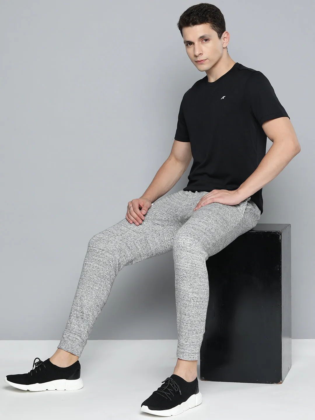 AntiStaticMaterial Alcis Men Black Brand Logo Printed Slim Fit T-shirt