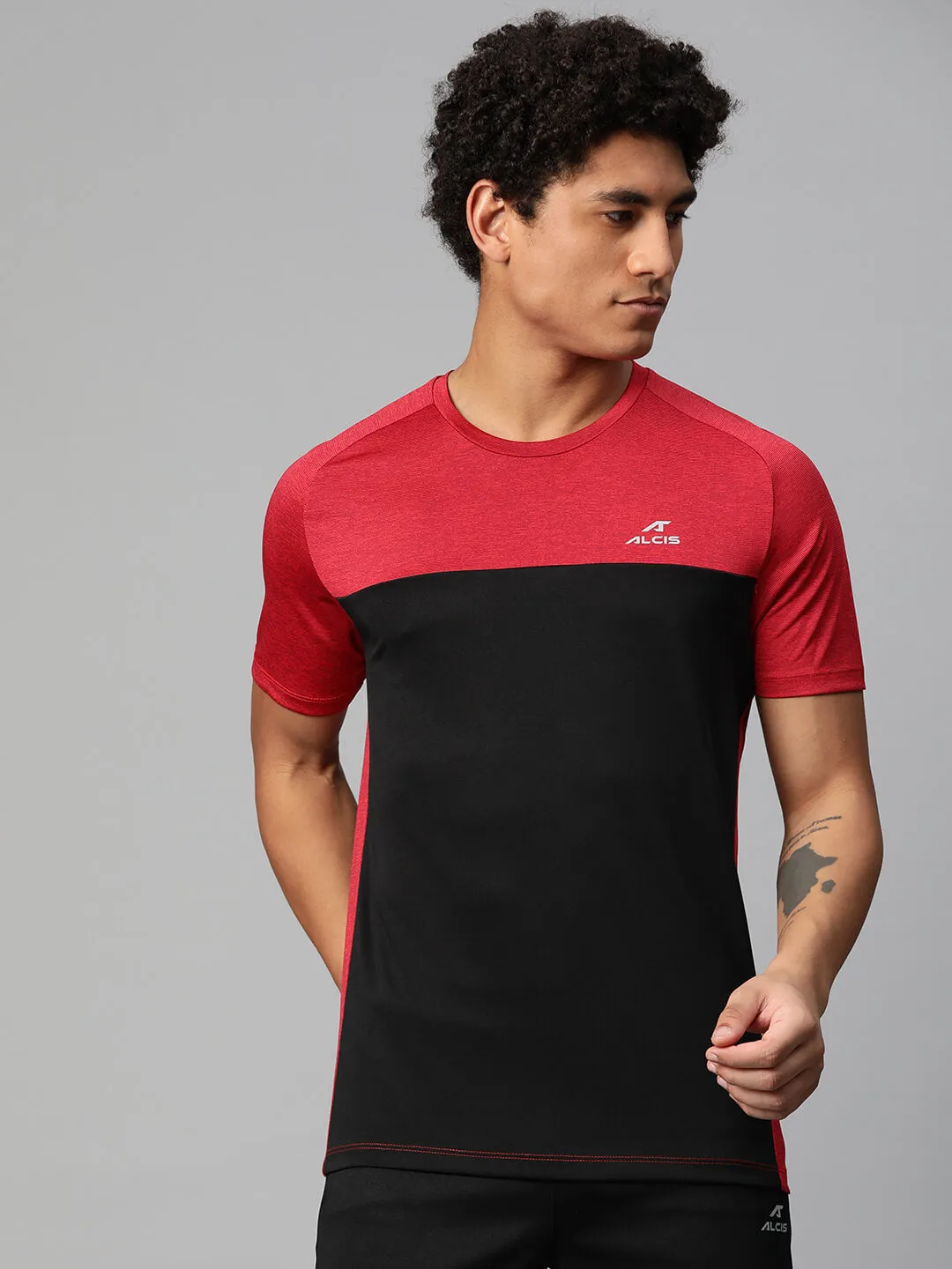Alcis Men Colourblocked Anti Static Slim Fit T-shirt VentilatedMesh OrganicCotton