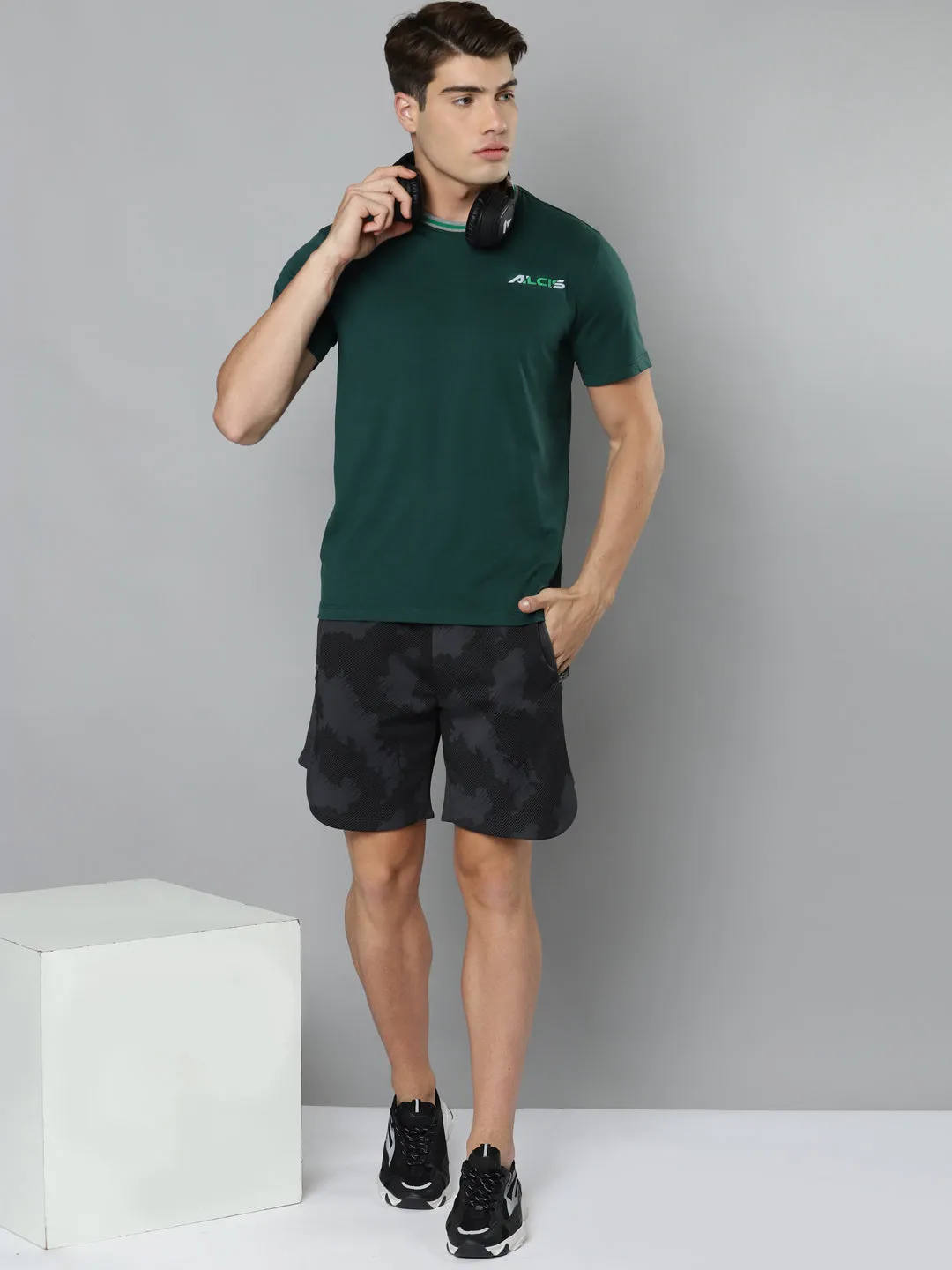Calm Core MinimalistDesign Alcis Men Green Slim Fit Running T-shirt