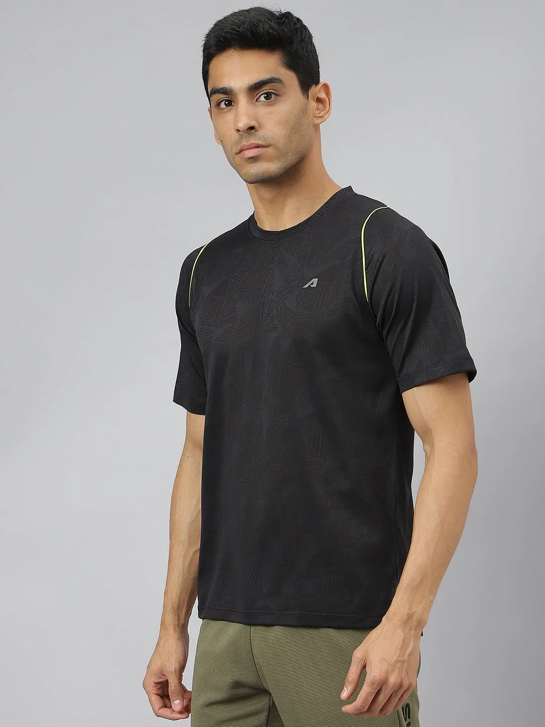 Alcis Men Black Jacquard Mesh Anti-Static Slim-Fit Round Neck Training T-Shirt SnagResistant Weave