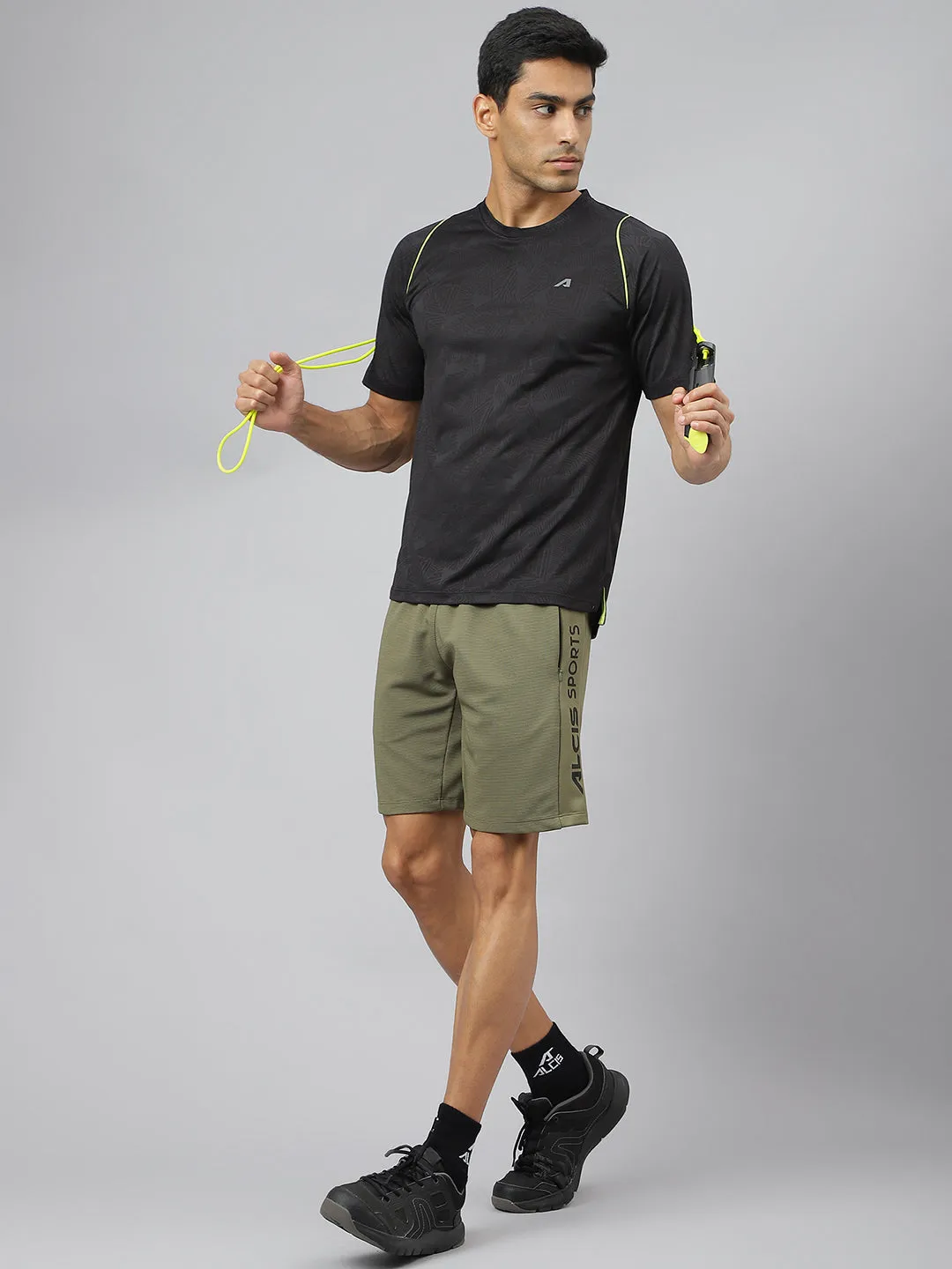 Alcis Men Black Jacquard Mesh Anti-Static Slim-Fit Round Neck Training T-Shirt Flatlock stitching