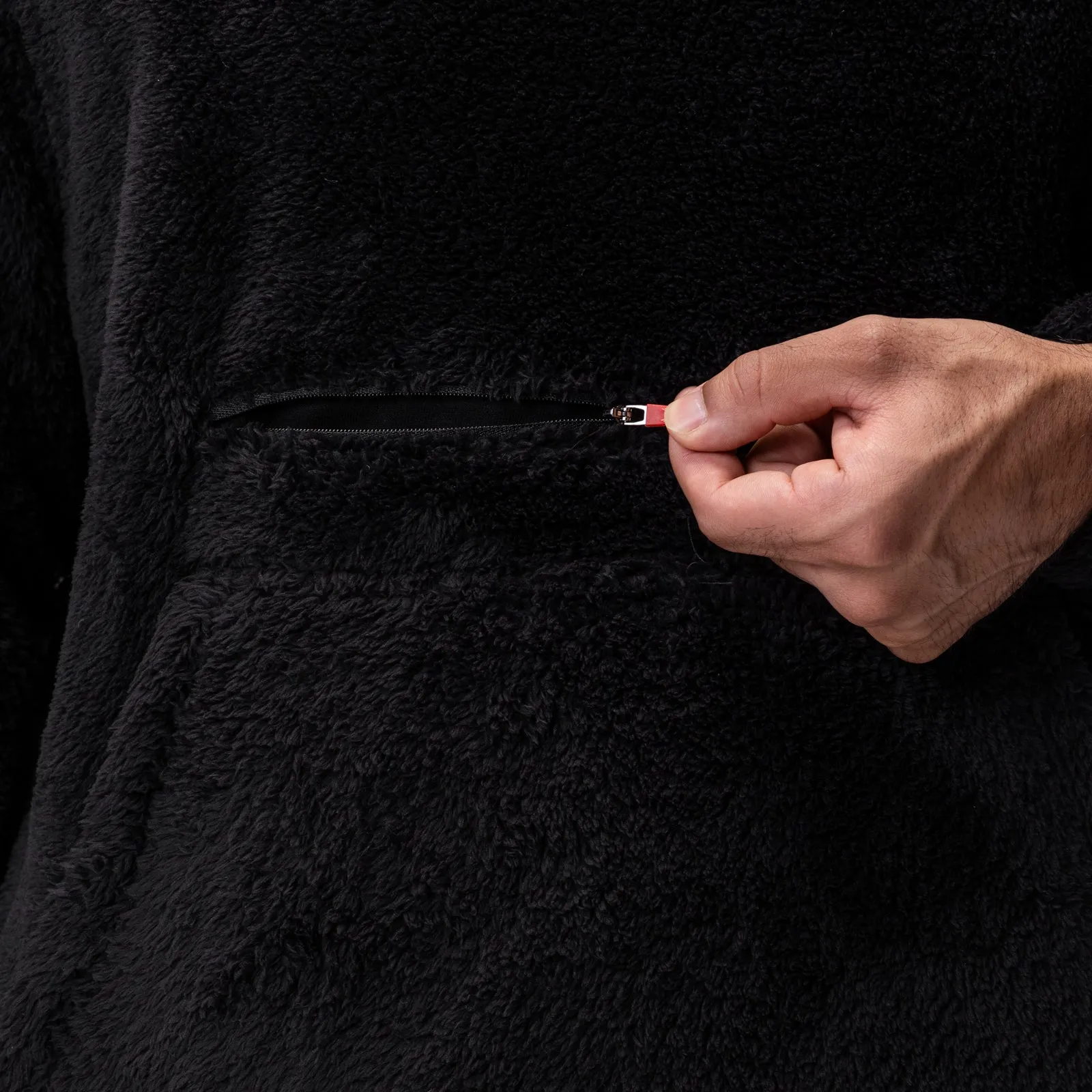gym clothes Garment Wash 0553. Sherpa Recovery Hoodie - Black/White