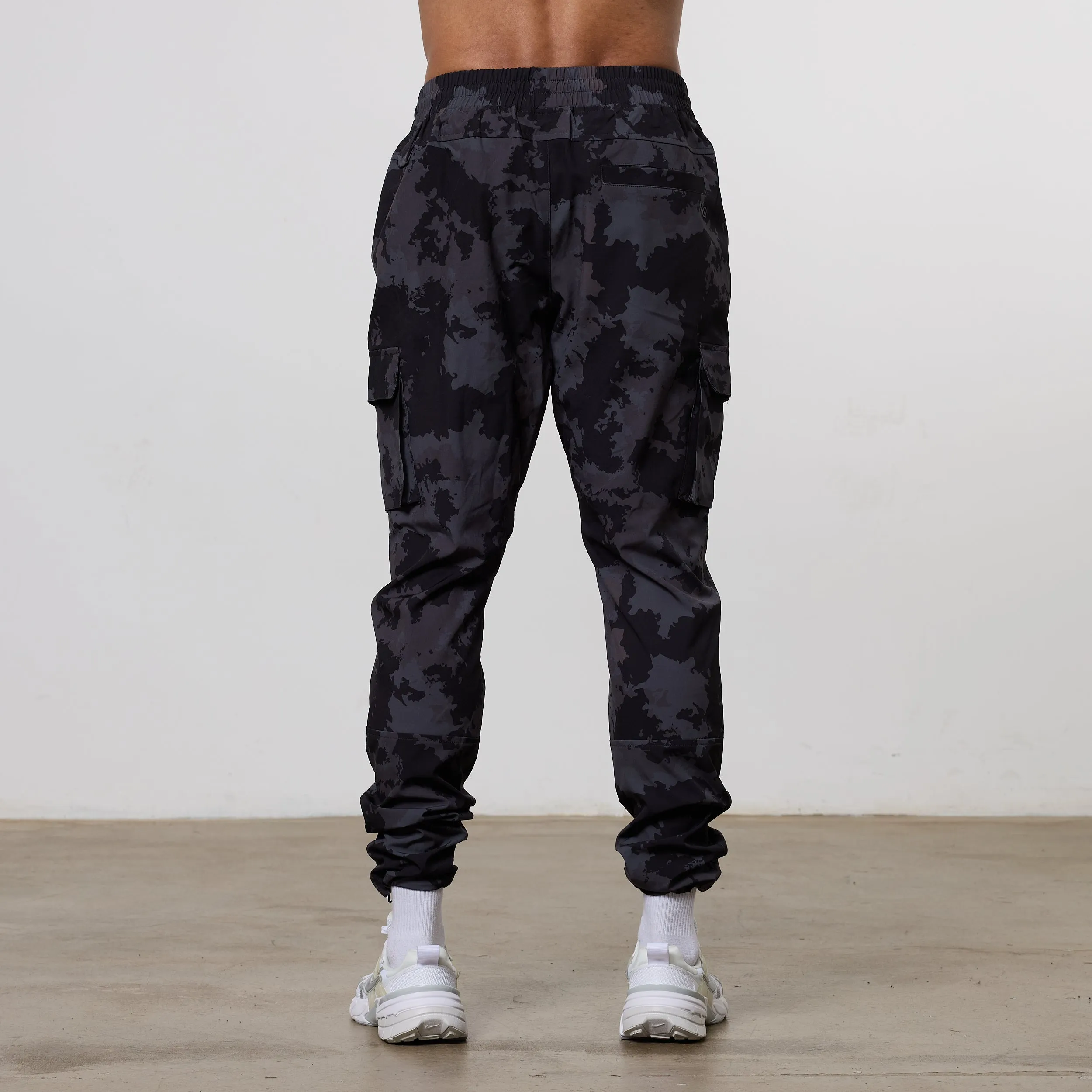 Zipper Closure Vanquish Utility Black Camo Tapered Cargo Pants