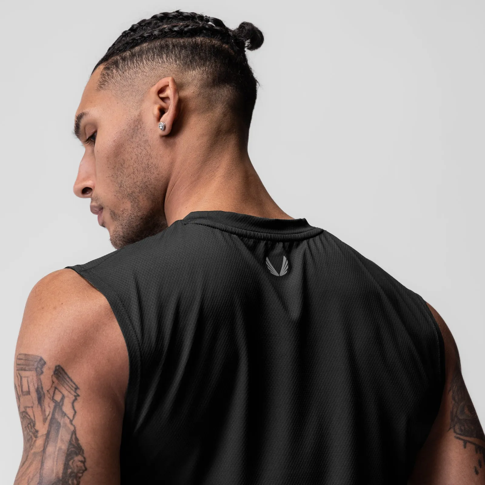 air based Outdoor Fit 0757. AeroSilver? Cutoff Tank - Black