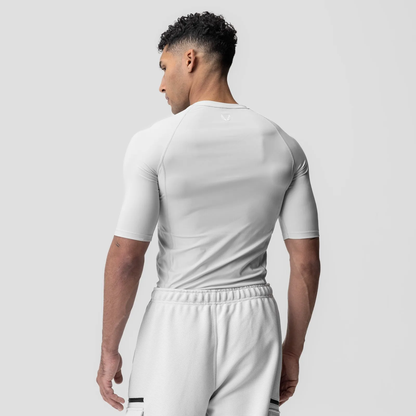 Everyday Chic Double Stitched Hem 1027. WarpFlexx-Lite? Half-Sleeve Baselayer - Light Grey