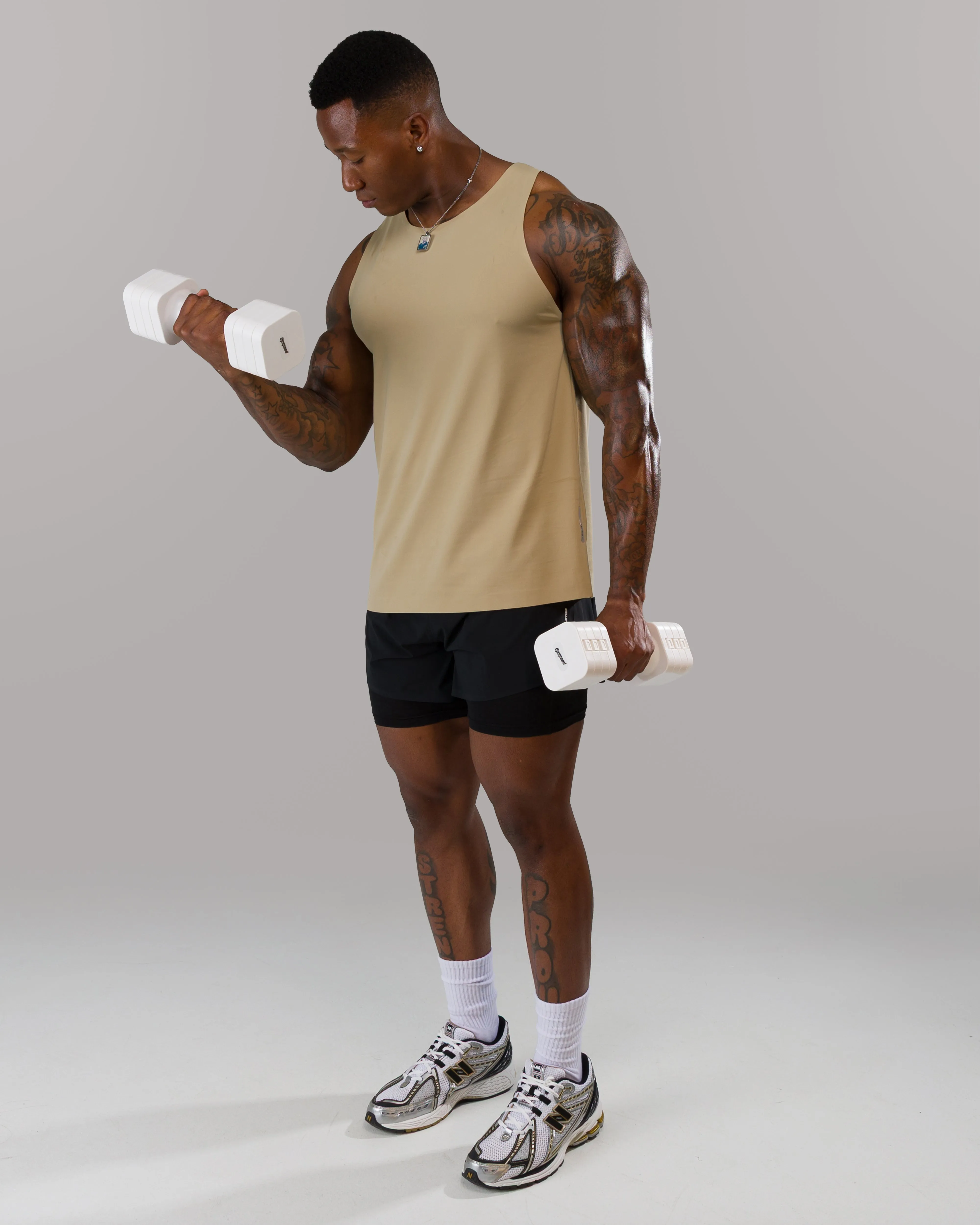 Roll Resistant Collar Loss - reduced AeroFlex Tank - Desert Grit