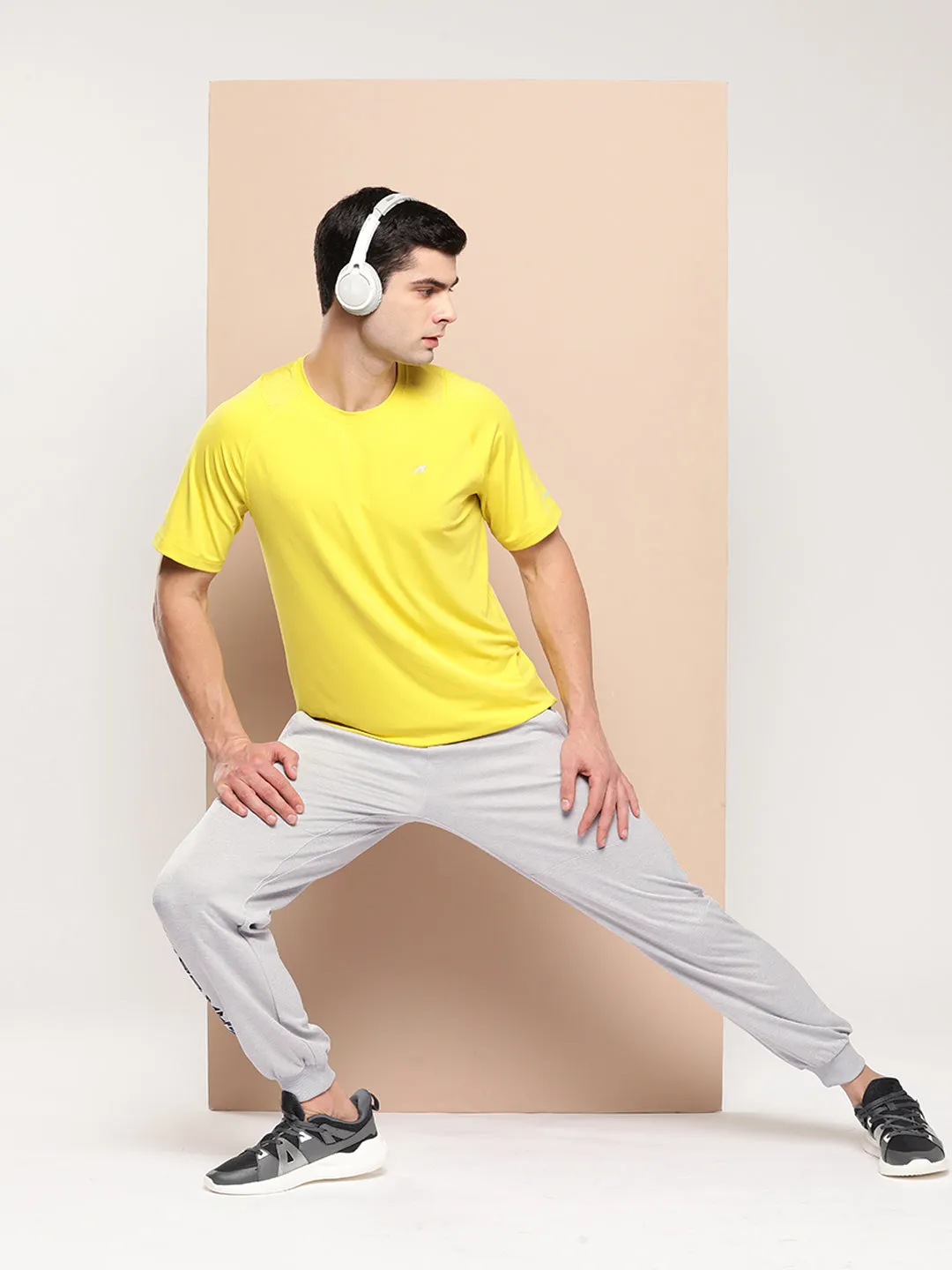 Flexible Knee Panels Alcis Men Typography Printed Slim Fit Joggers