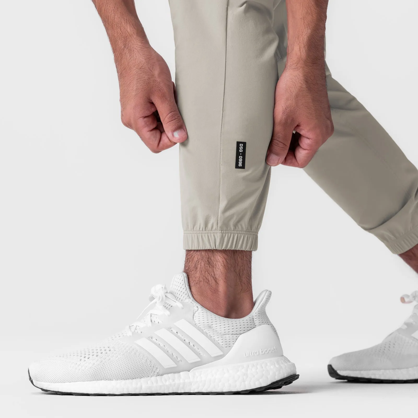 0996. Aerotex? Training Jogger - Chai Flexible Motion