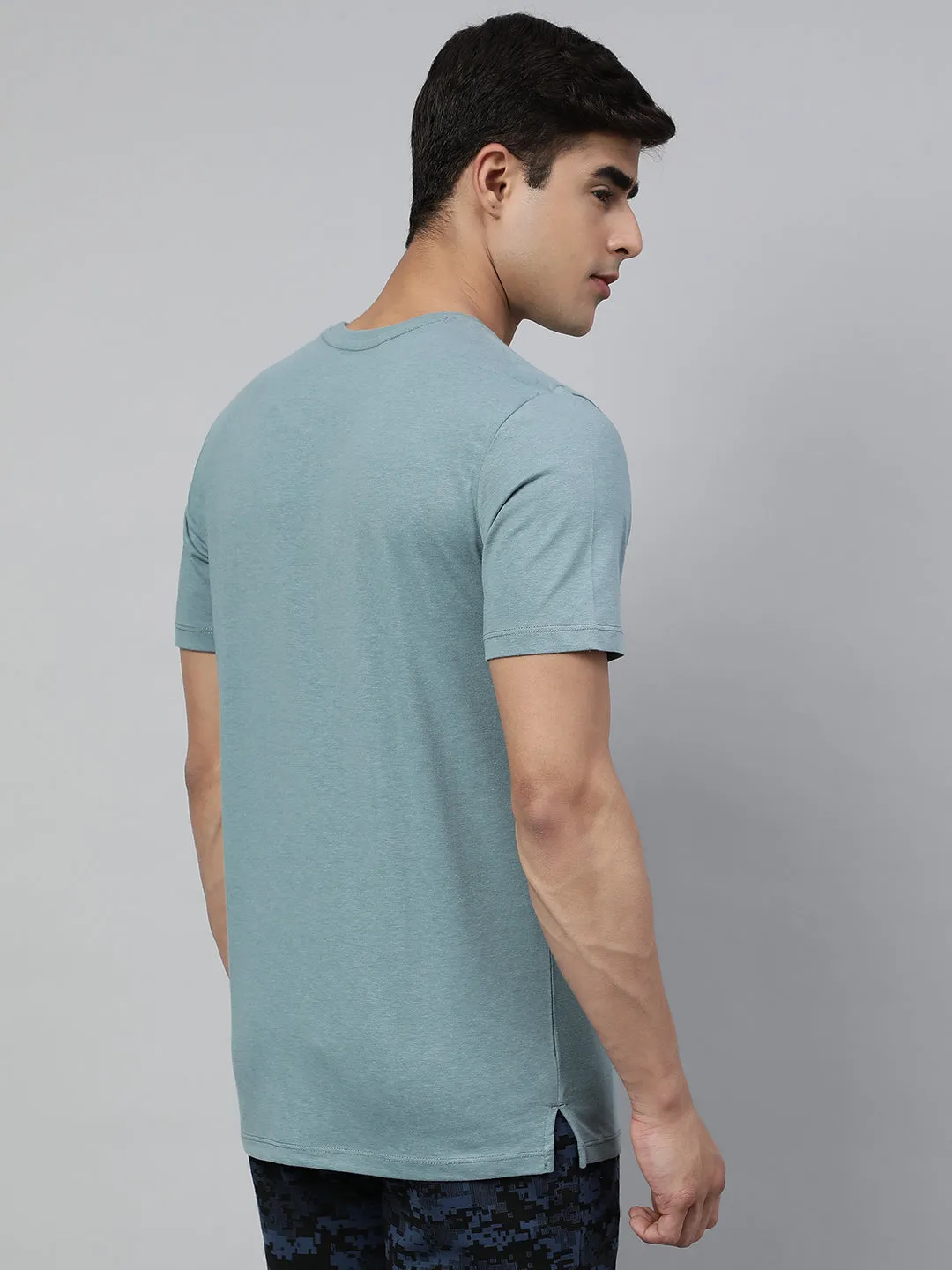 Alcis Men's Smoke Blue Soft-Touch Regular-Fit Athleisure T-Shirt Antibacterial lining