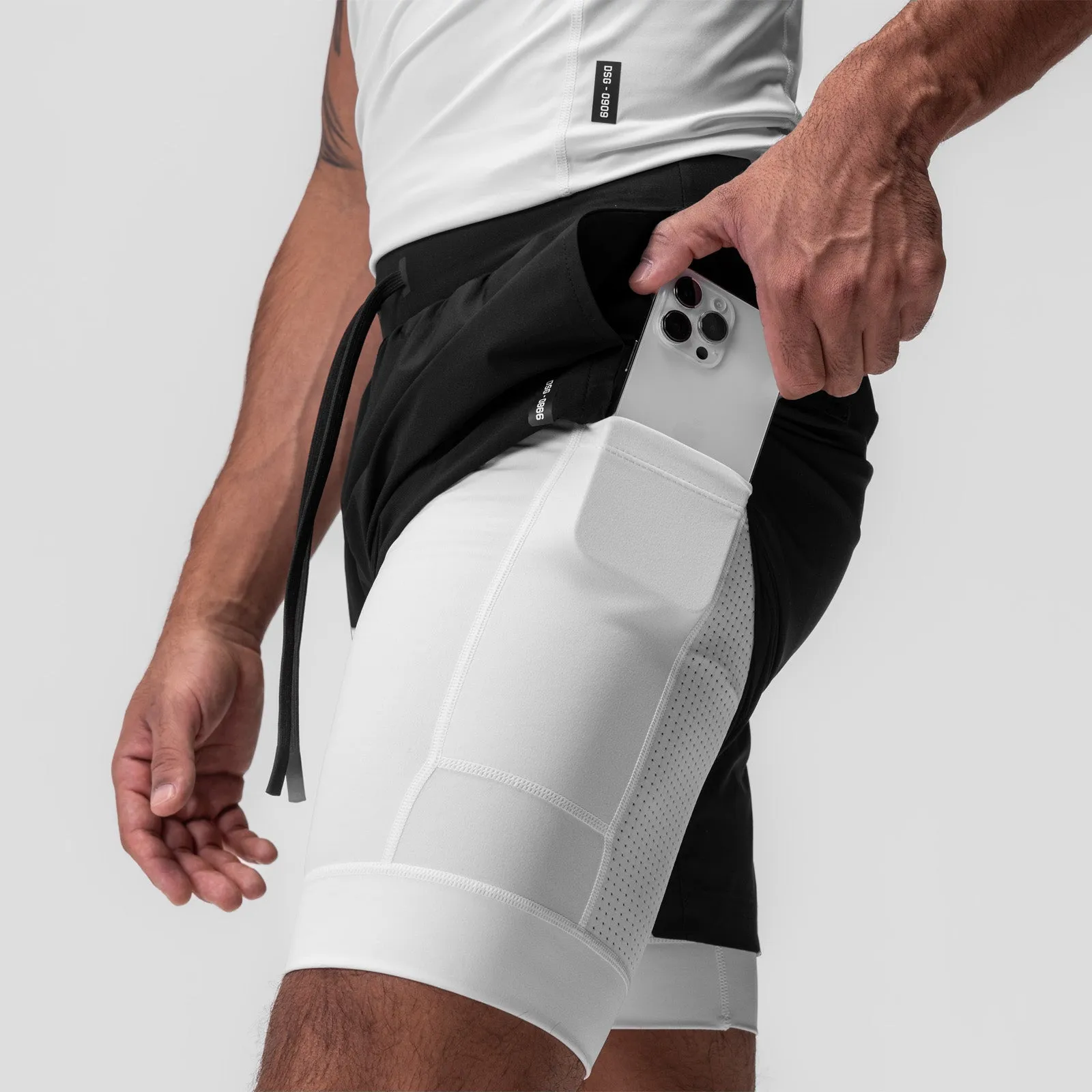 0866. Tetra-Lite? 7" Liner Short - Black "Cyber"/White Everyday Style