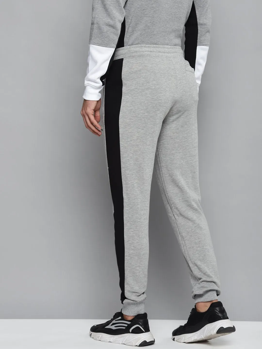 Lightweight Construction Non slip grip Alcis Men Grey Melange & Black Solid Slim Fit Joggers