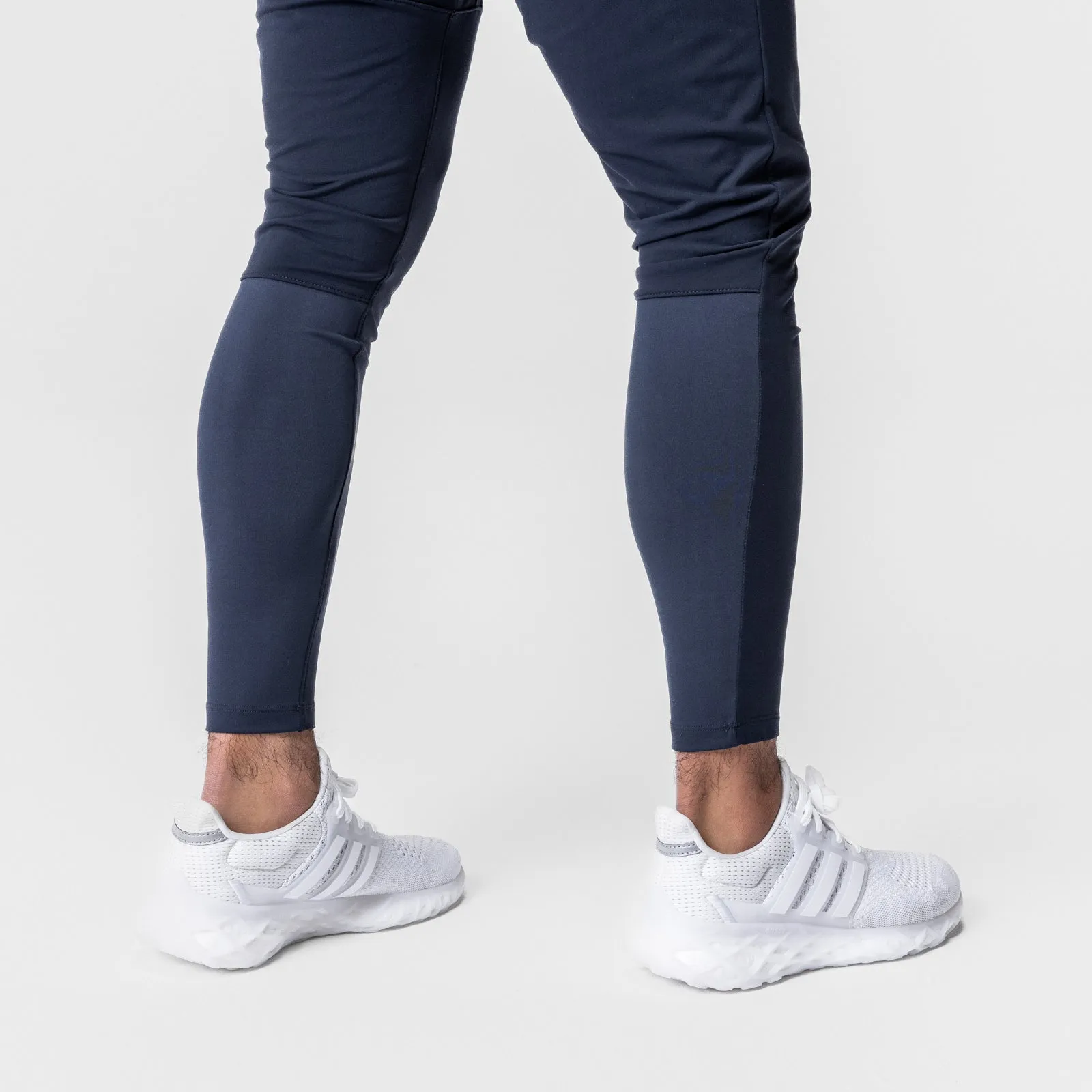 0694. Thermal Hybrid Jogger - Navy hypoallergenic material