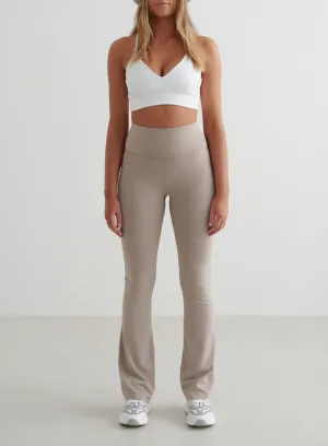 luxe feel Weightless Compression Dark Clay Sense Flare Tights