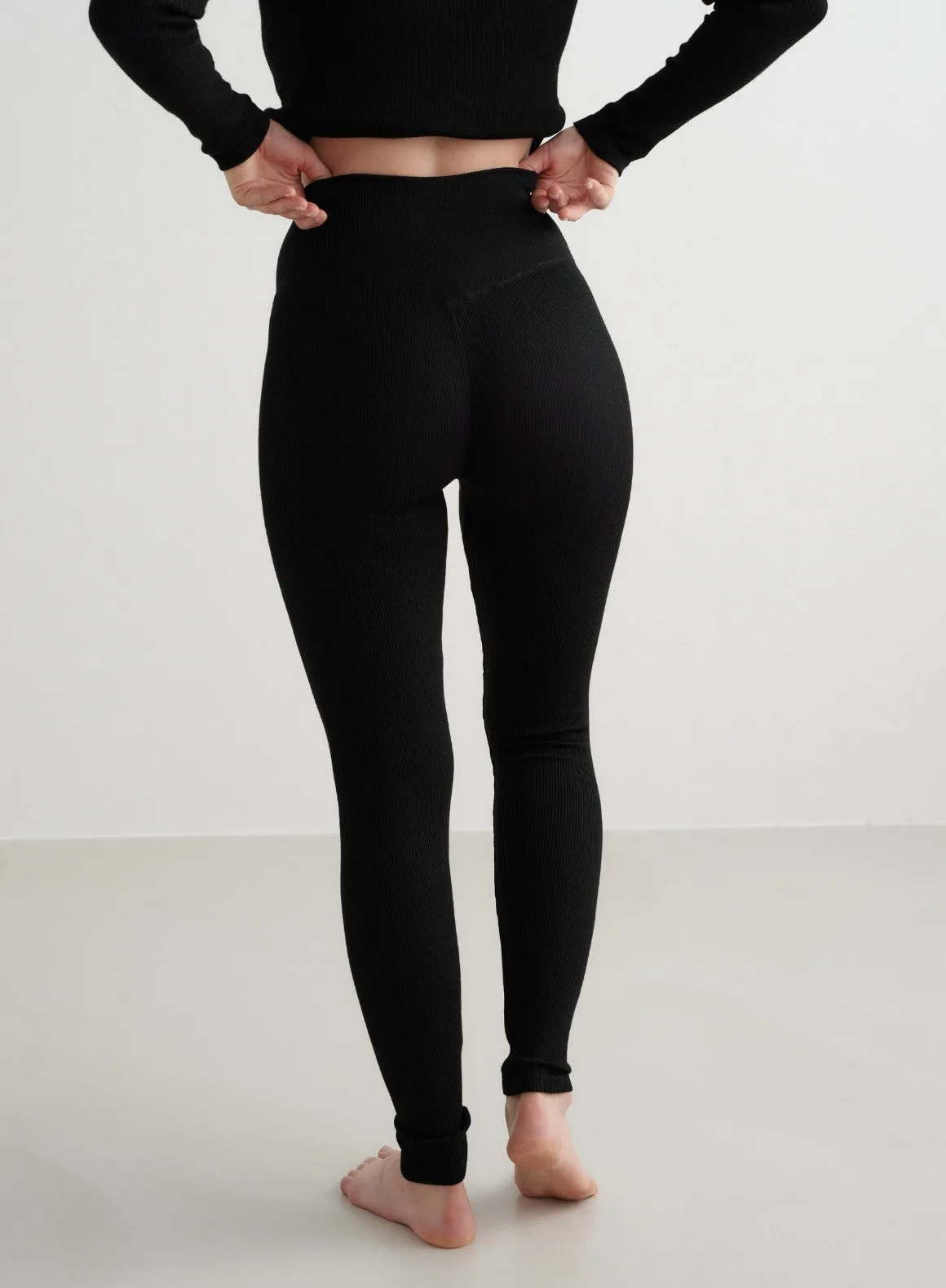 Seamless Design Weekend Trip Black Ribbed Wool Leggings