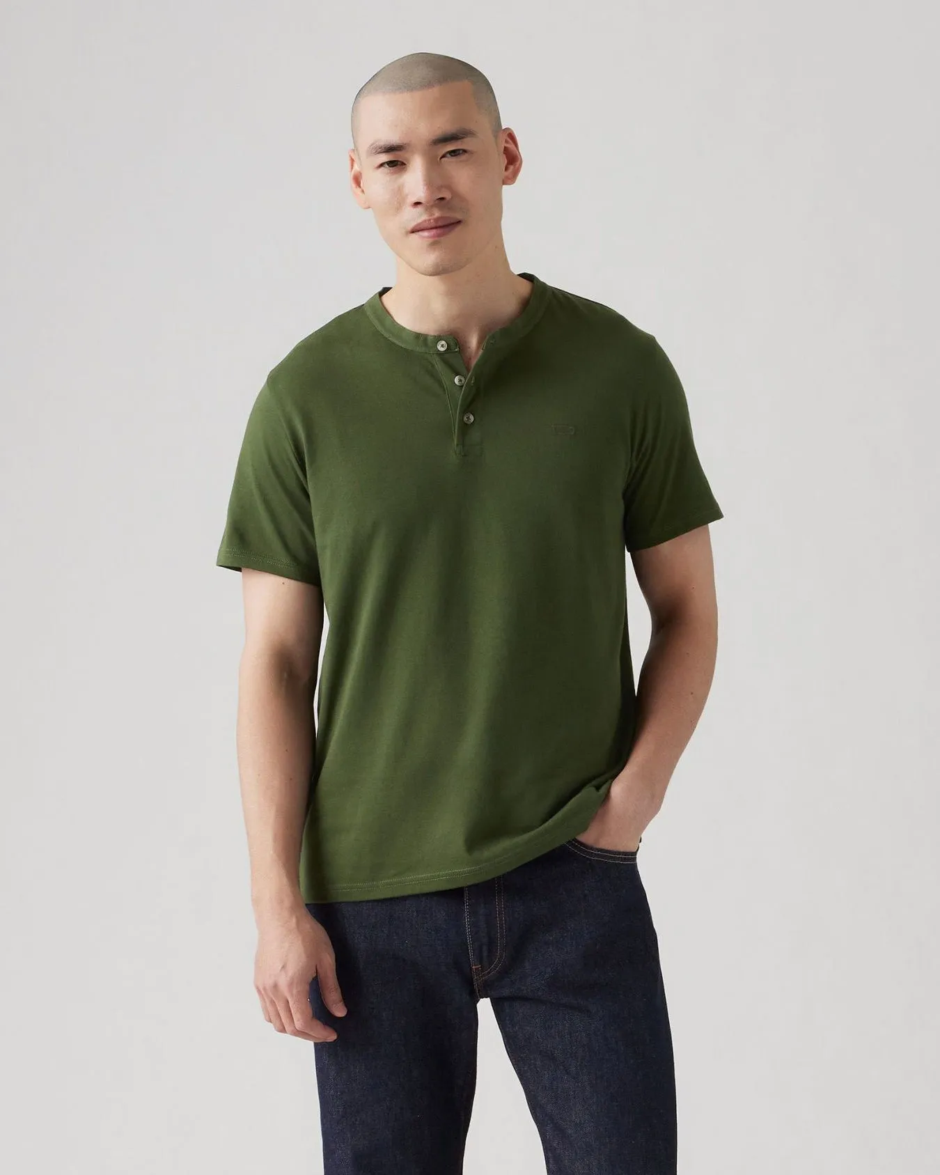 Essential Look Levi's? S/S Housemark Henley - Kombu Green