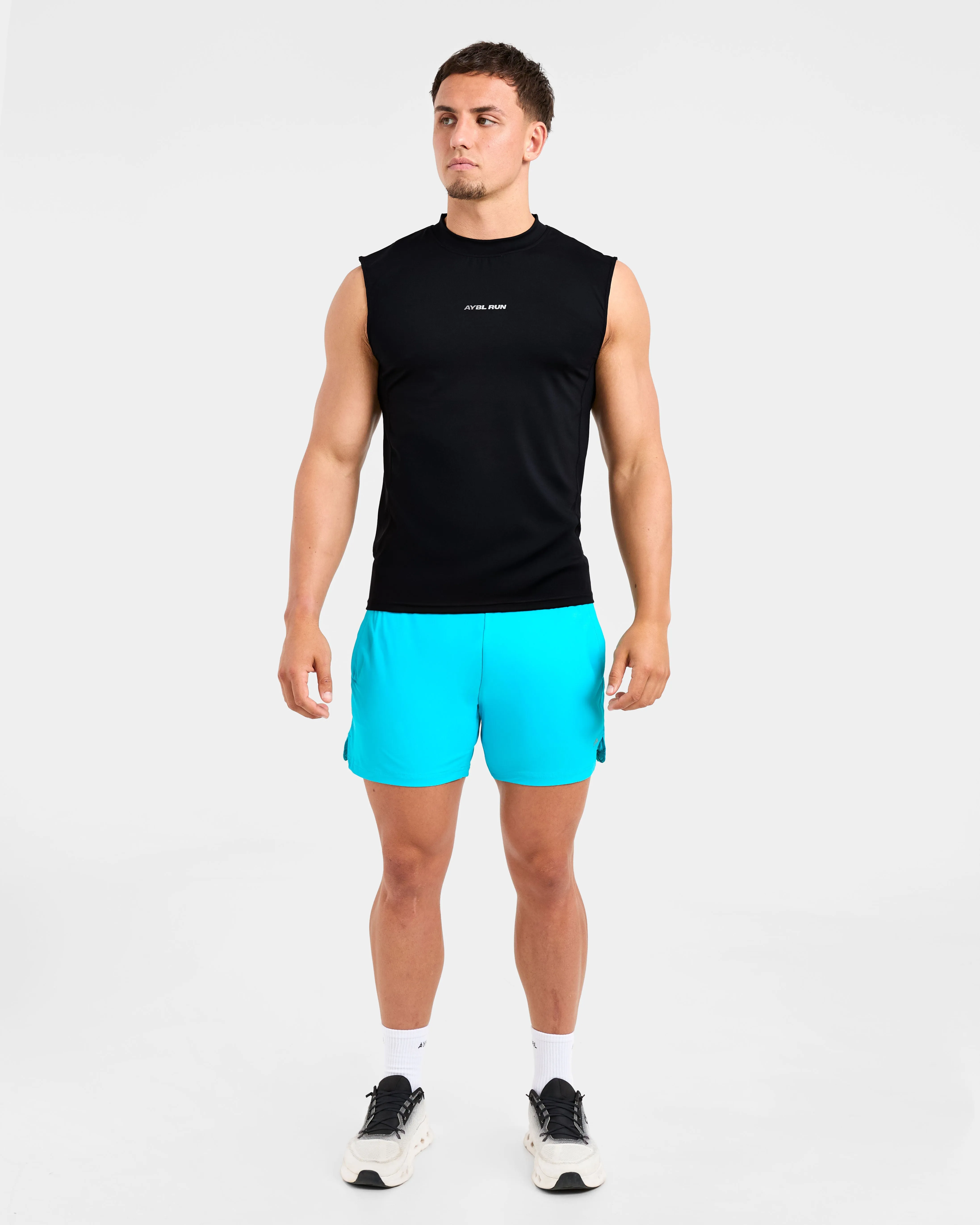 Run 5" Shorts - Blaze Blue beach goers