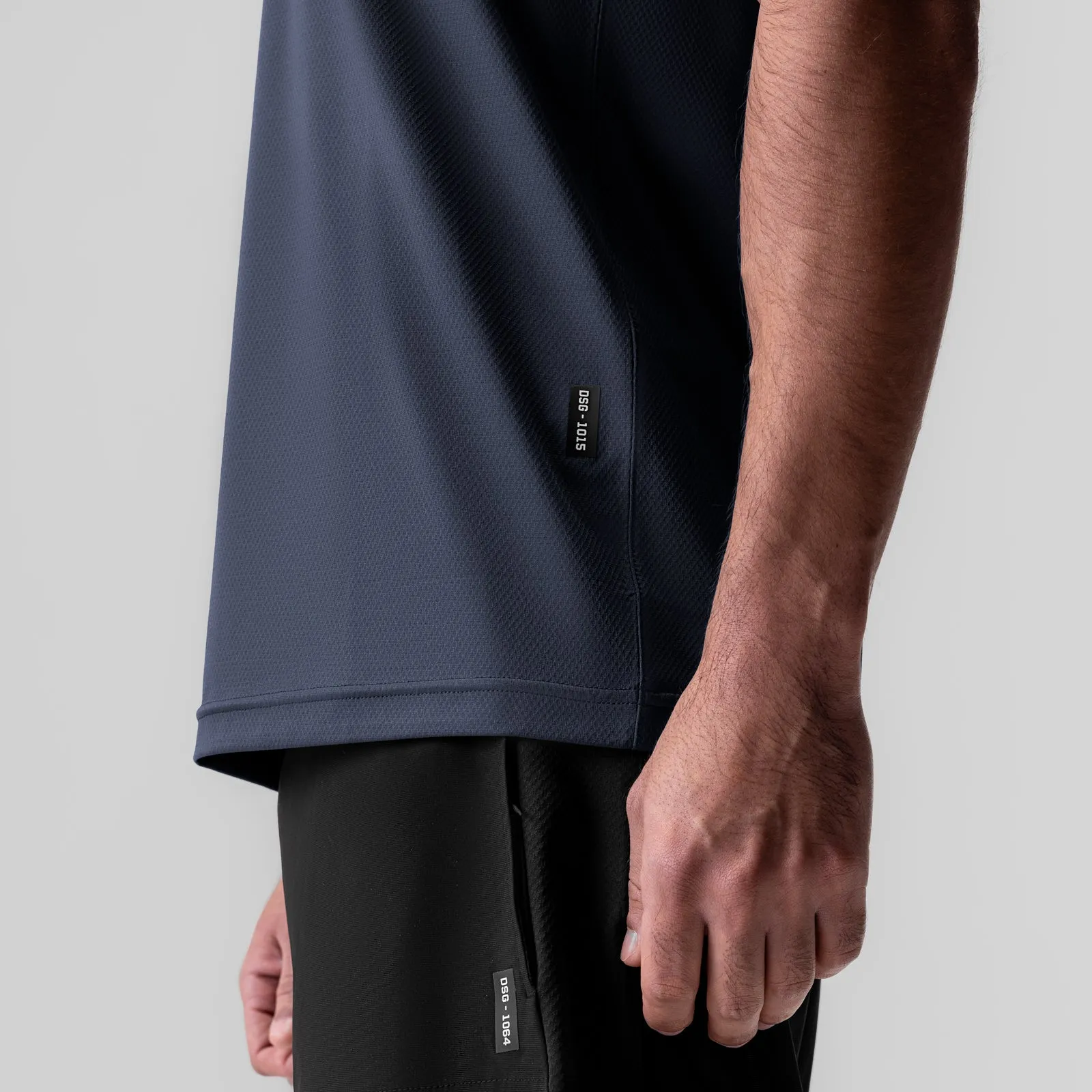 1015. AeroSilver? Essential Tee - Navy Modern Casual Seam Free Shoulders