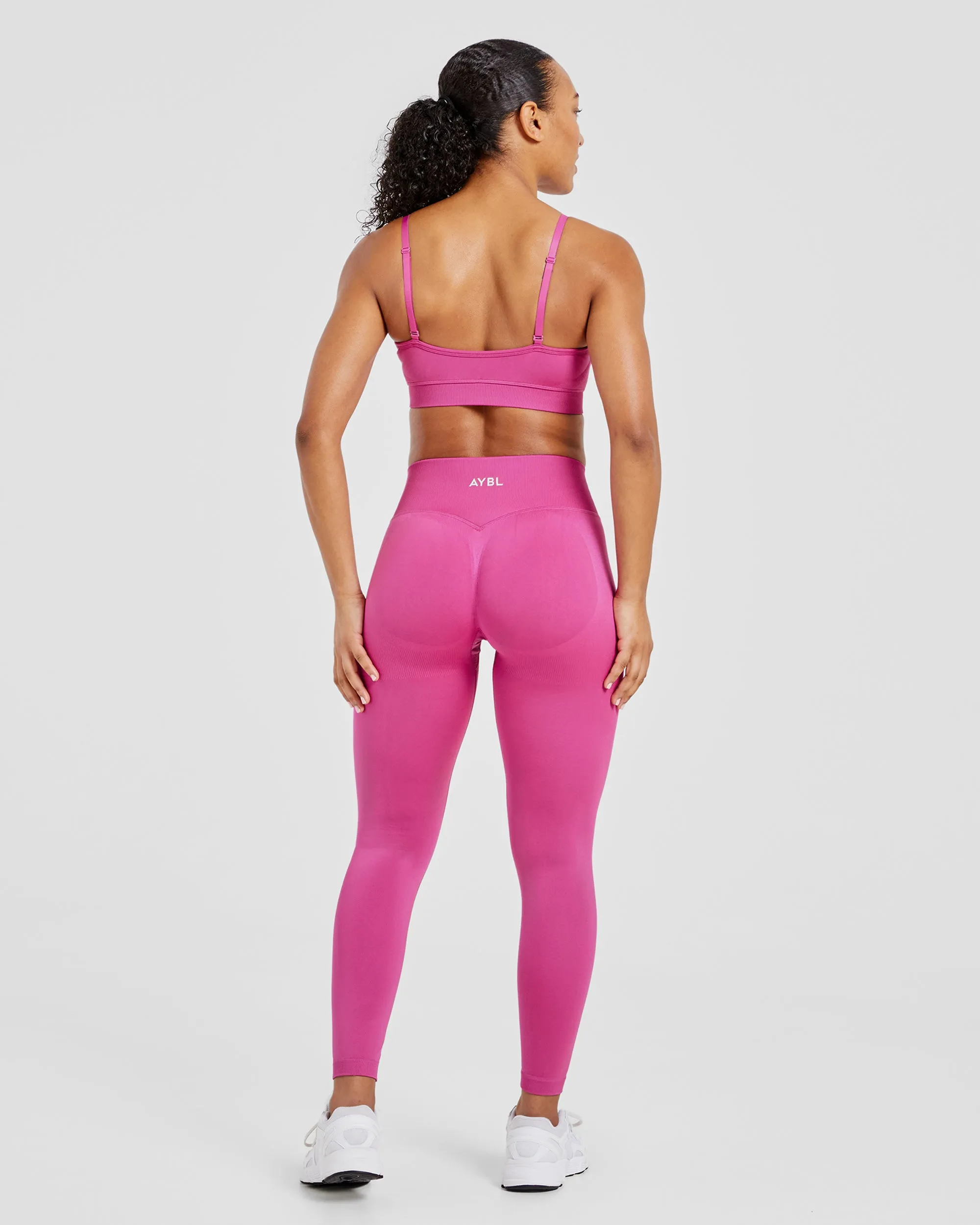 Adapt Seamless Sports Bra - Pink Double stitching Crossback seams