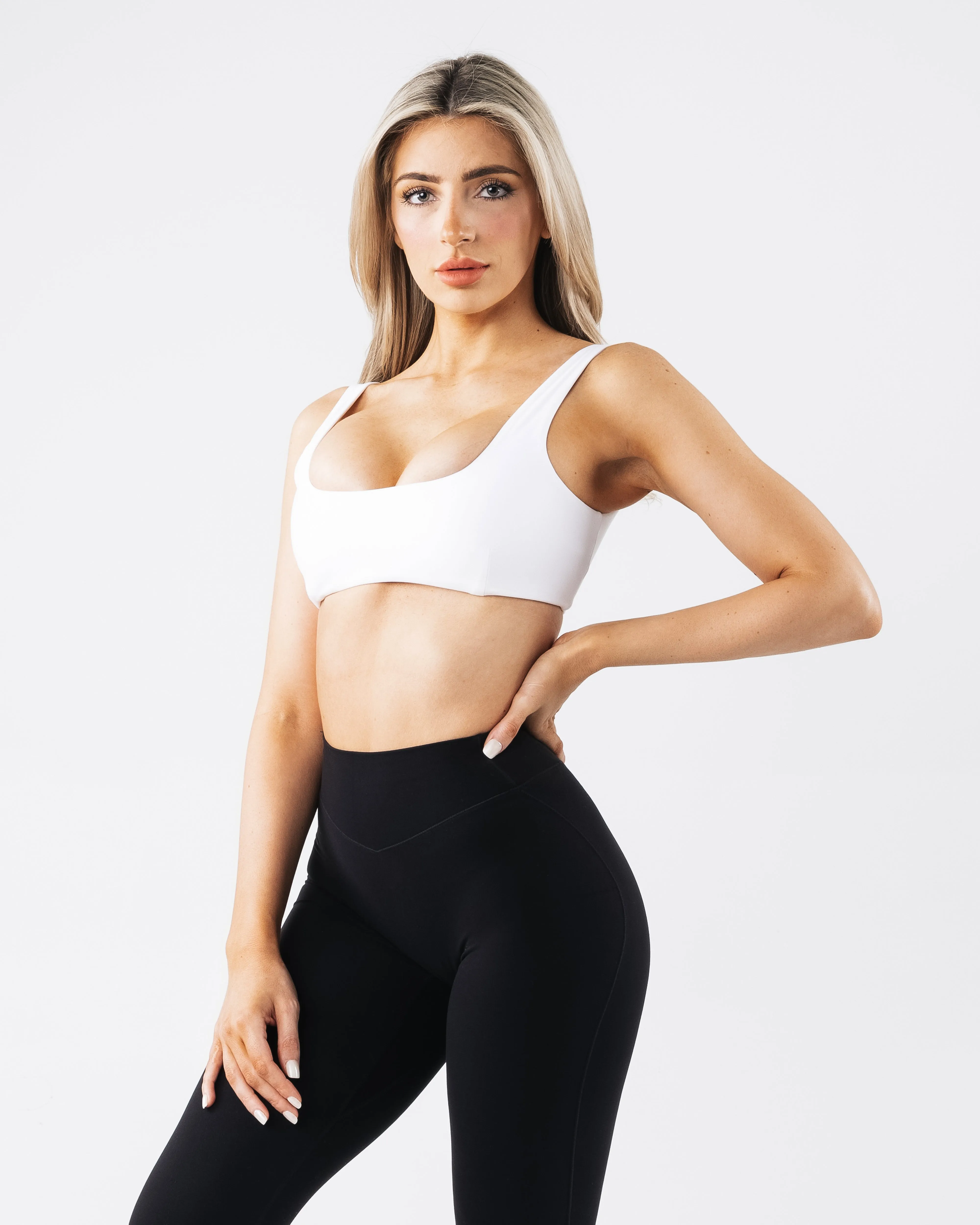 Contrast Stitching Polyester fabric Olivia Sculpt Bra - White