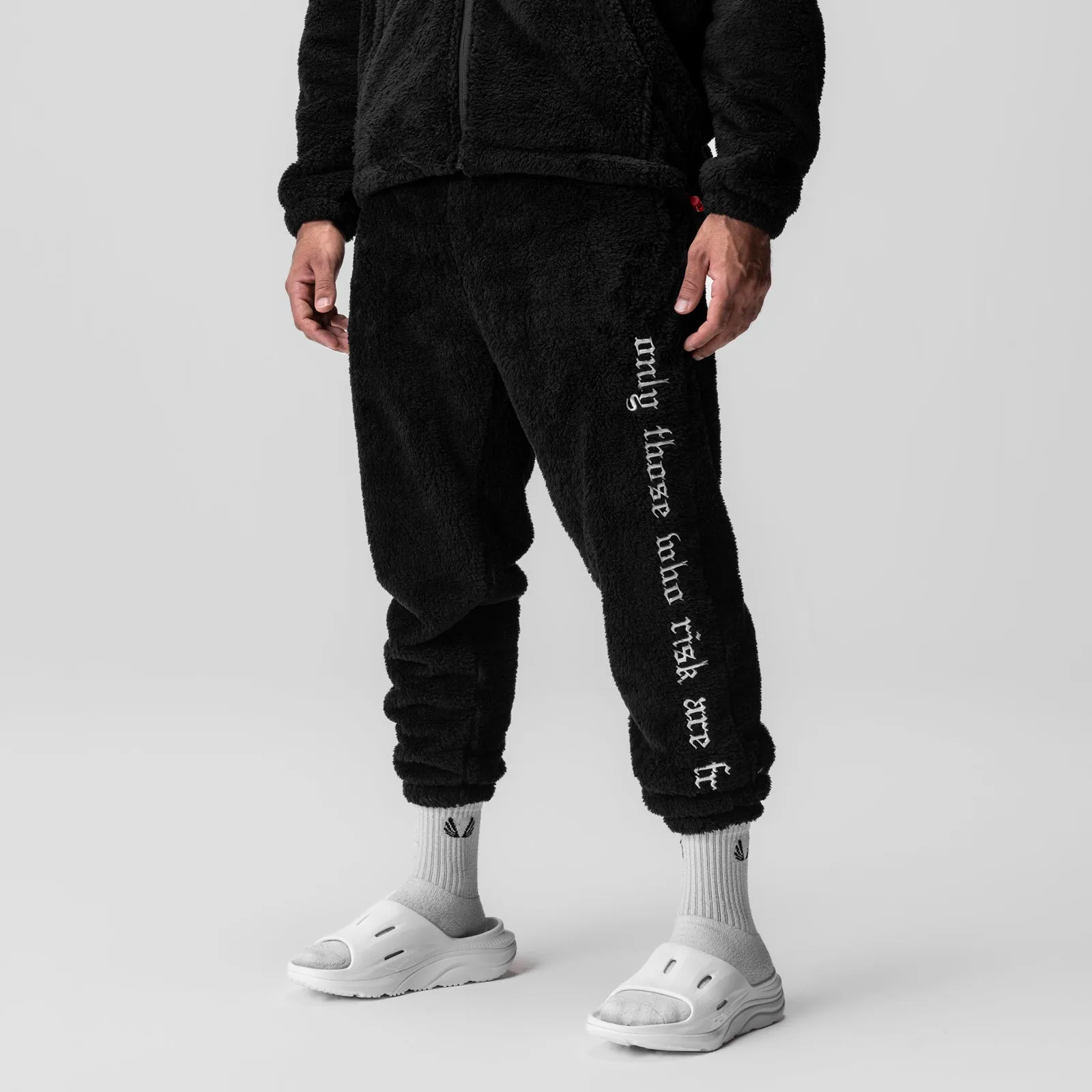 Commuter Ready 0692. Sherpa Recovery Sweats - Black/White