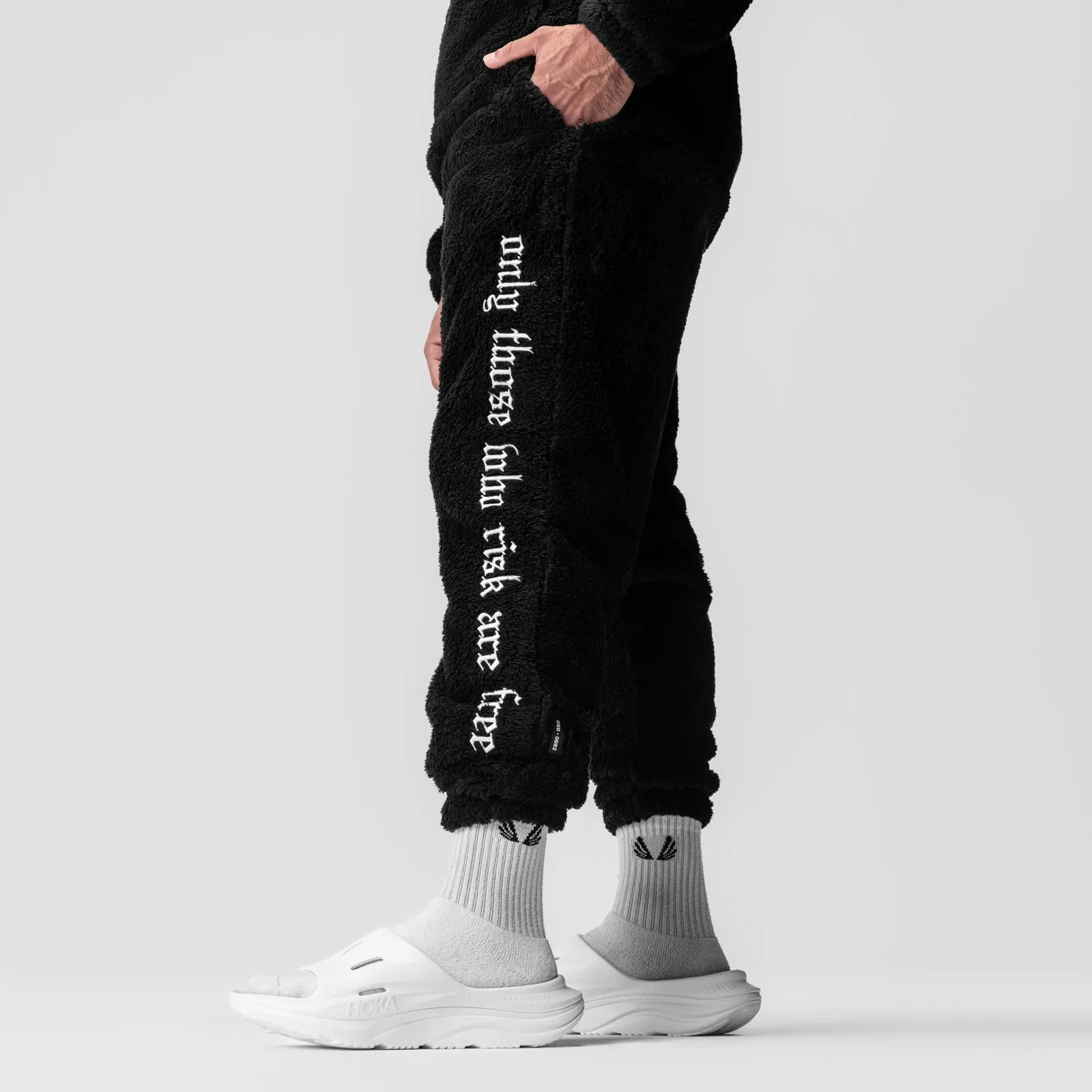 Functional Ease 0692. Sherpa Recovery Sweats - Black/White