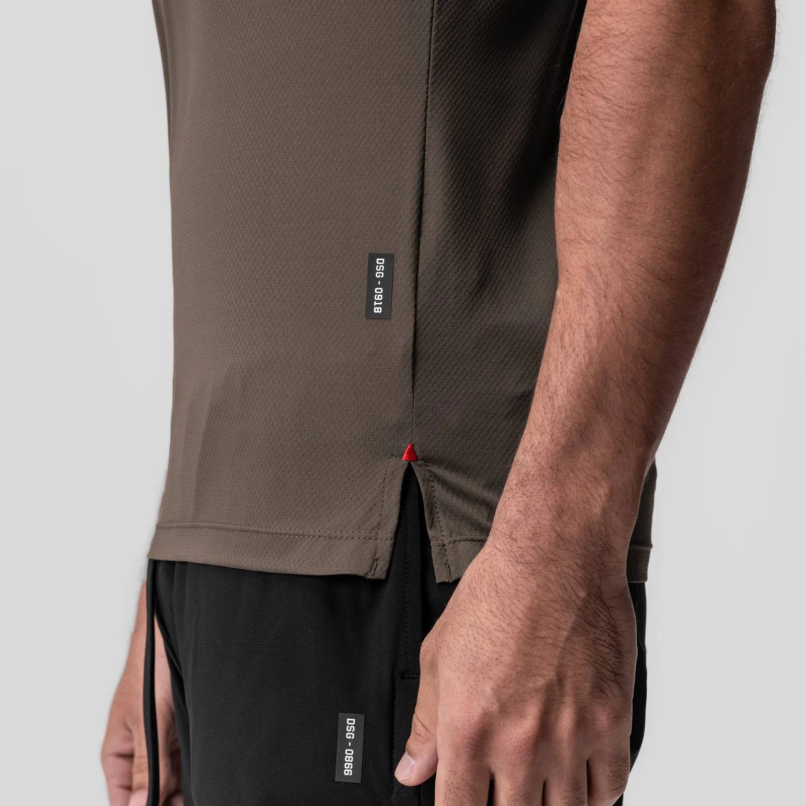 0918. AeroSilver? Fitted Tee - Deep Taupe StretchReinforcedArmholes Summer Comfort