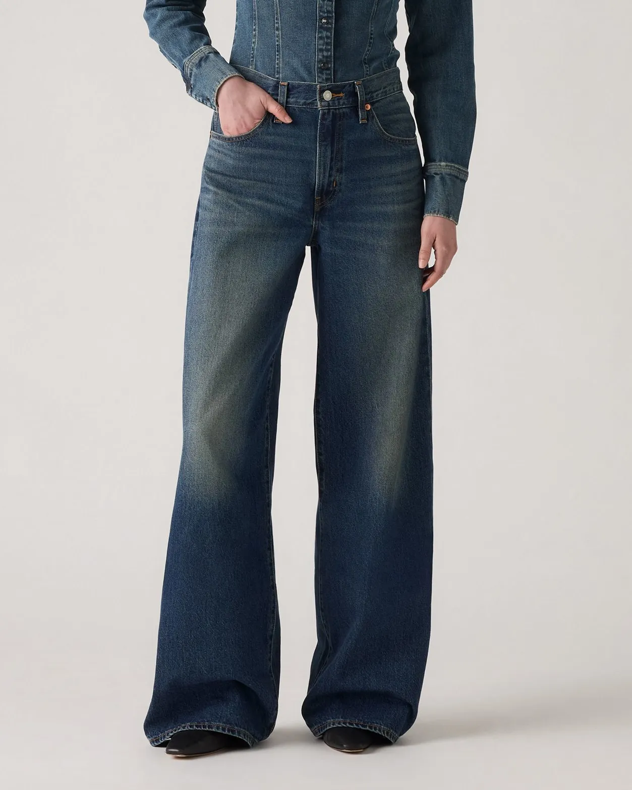 Spring Mood Slim Sanded Seam Comfort Levi's? Womens XL Straight Wide Leg Jeans - Last Thursday