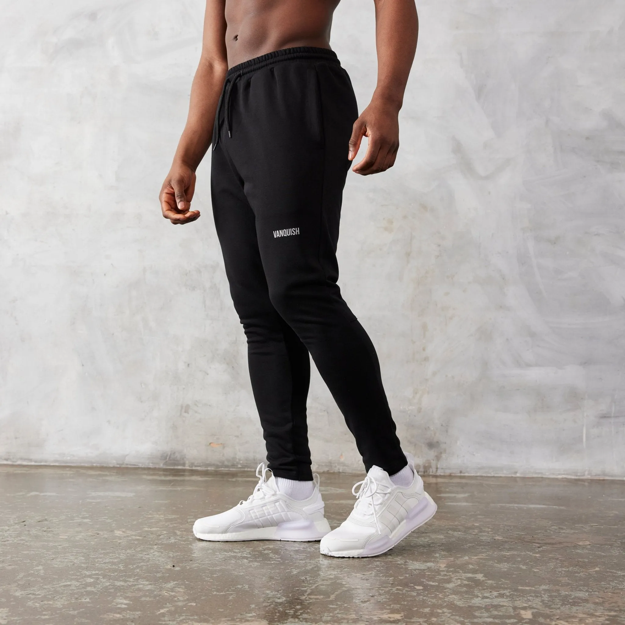 High-rise waist Water Resistant Finish Vanquish Essential Black Tapered Fit Sweatpants