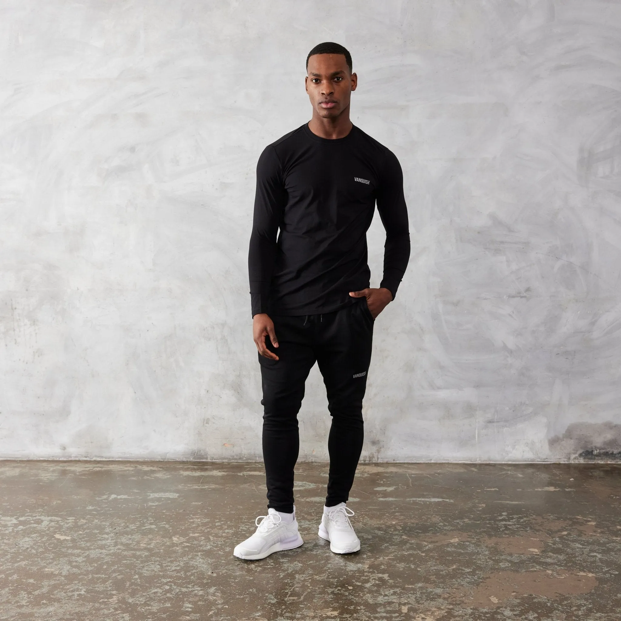 Vanquish Essential Black Tapered Fit Sweatpants Recyclable Fabric Blend High Durability Thread