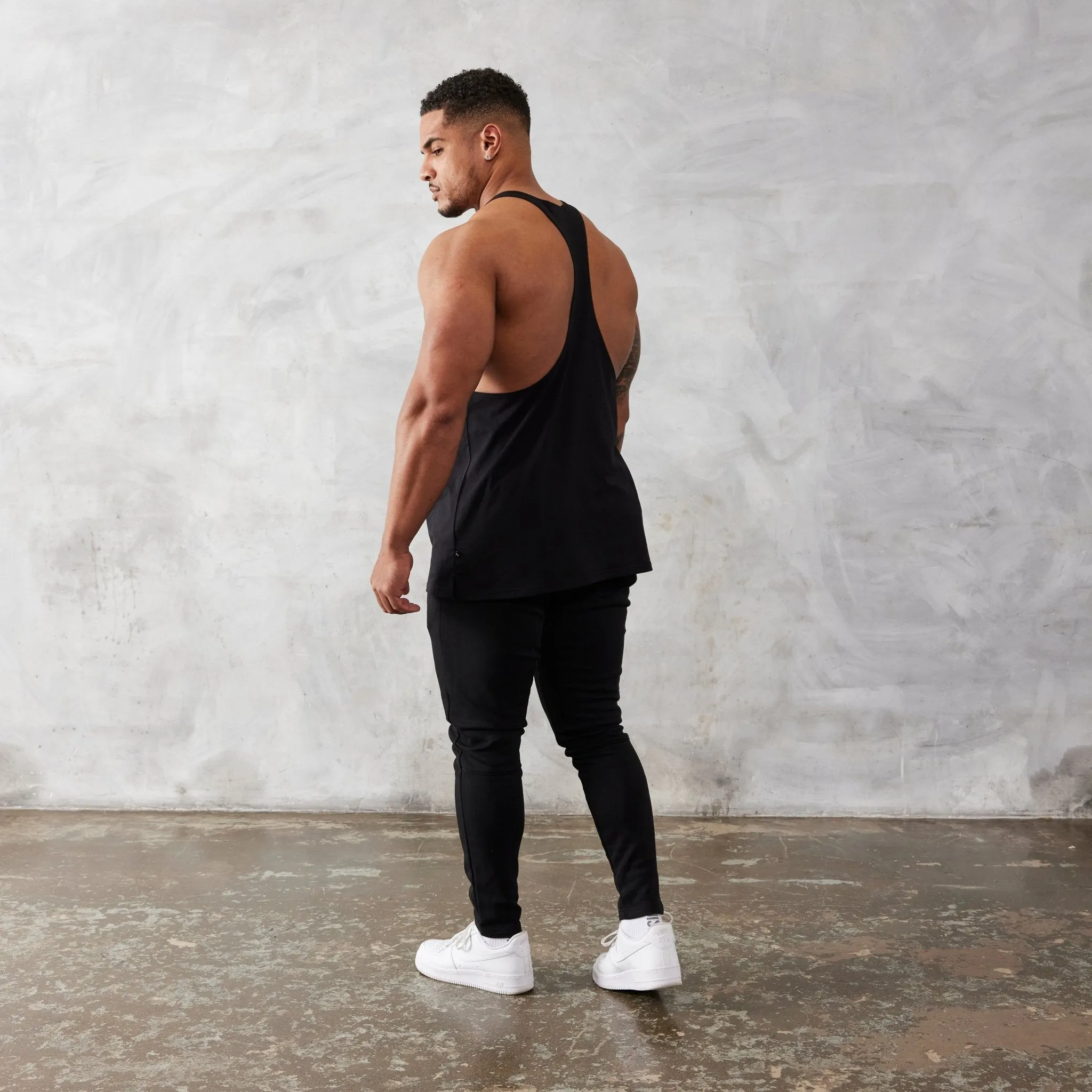 Vanquish Essential Black Tapered Fit Sweatpants Durable Fabric