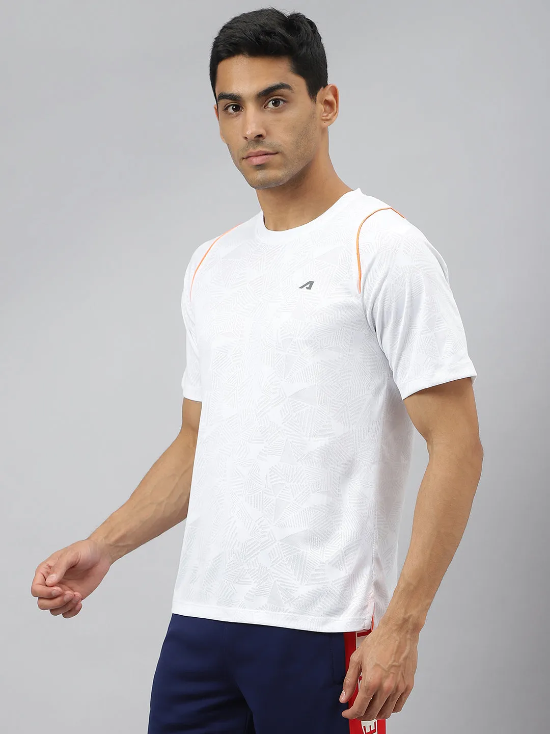 FlexibleMaterial Alcis Men White Jacquard Mesh Anti-Static Slim-Fit Round Neck Training T-Shirt