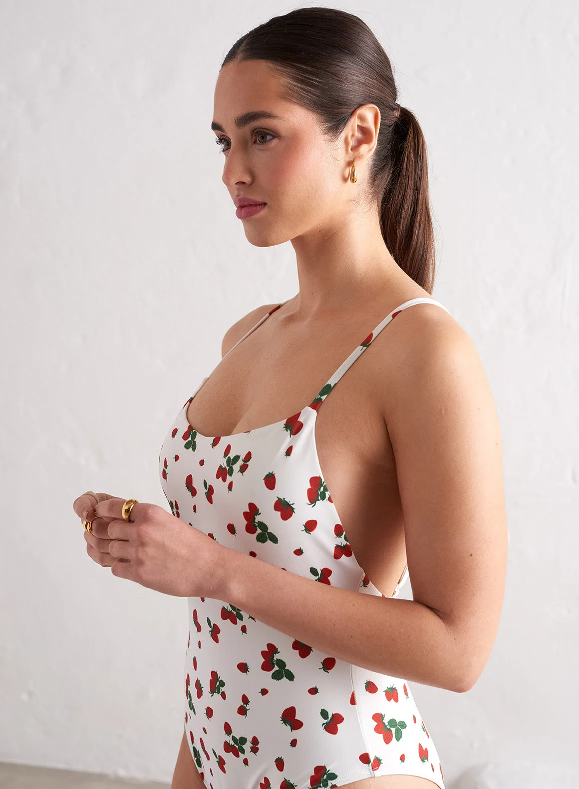 Machine-washable Berry Deep Back Classic Swimsuit