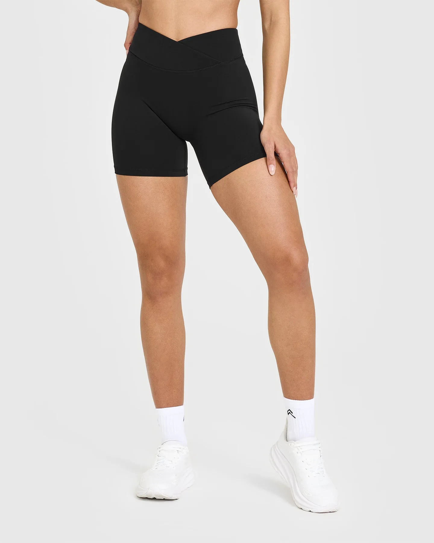 easy to put on Unified Wrap Shorts 6" | Black Relax Fit