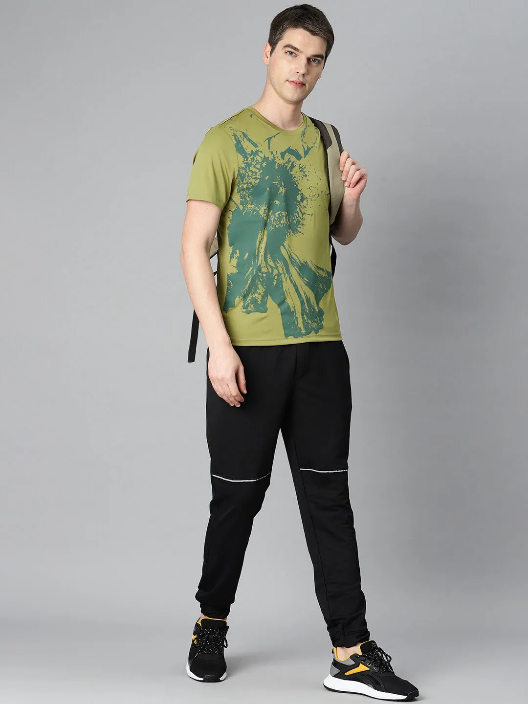 Alcis Men Olive Green Printed Anti Static Slim Fit Sports T-shirt NonSlipTrim NonSlipGrip