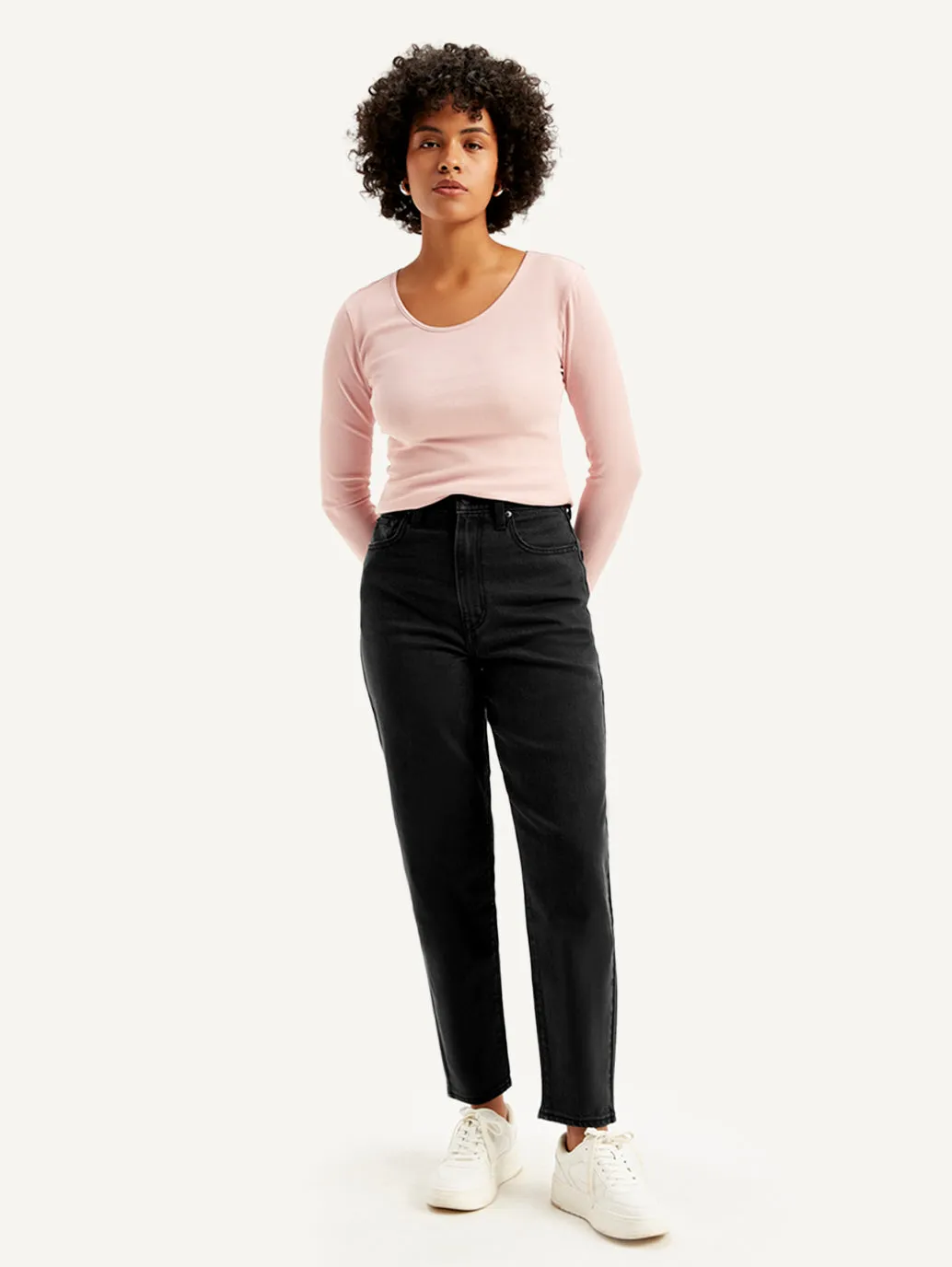 Urban Mood Women's Black Loose Tapered Fit High Rise Jeans