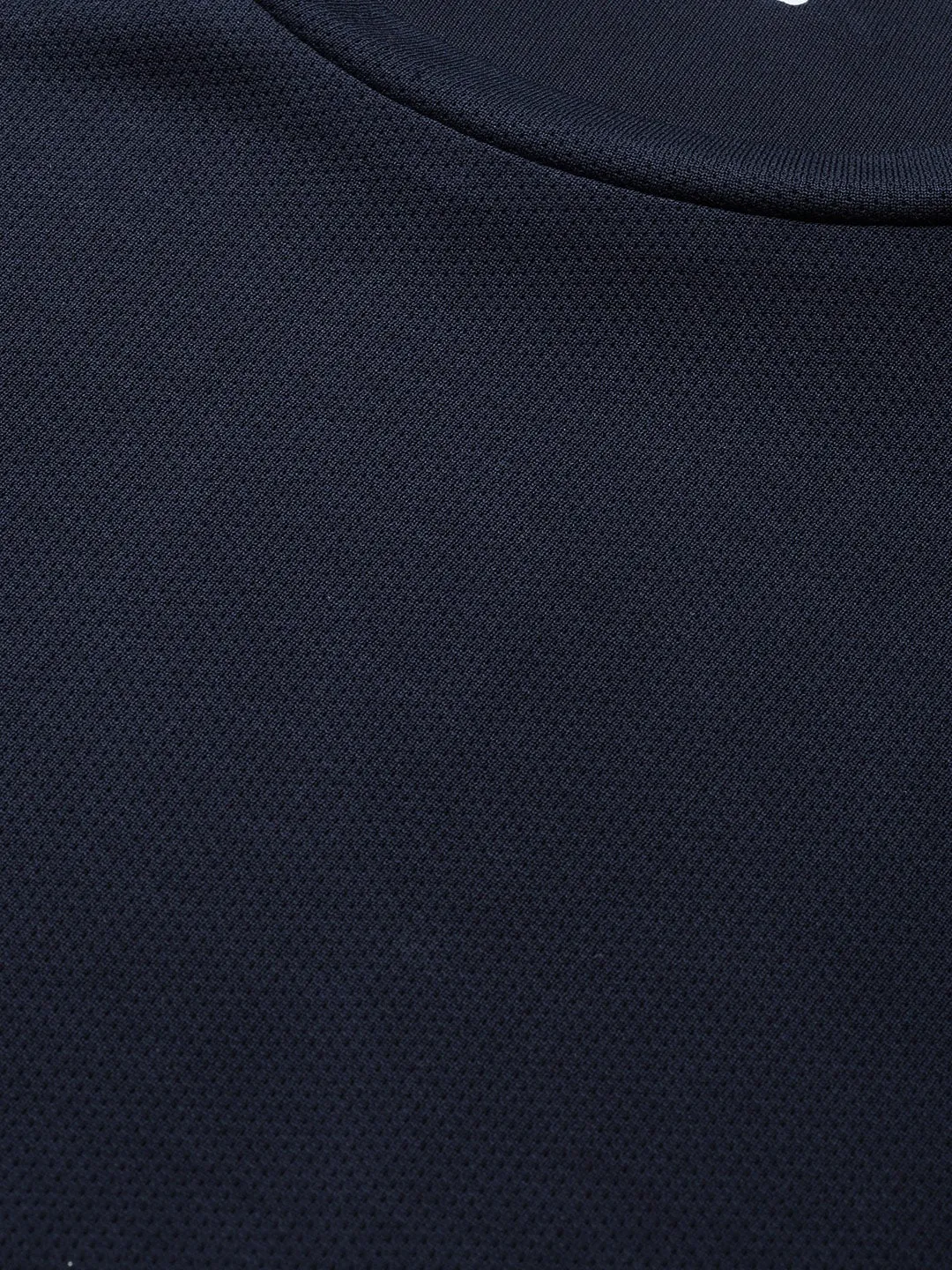 Alcis Men Solid Blue Round Neck T Shirt AbrasionResistantFabric Dream Base
