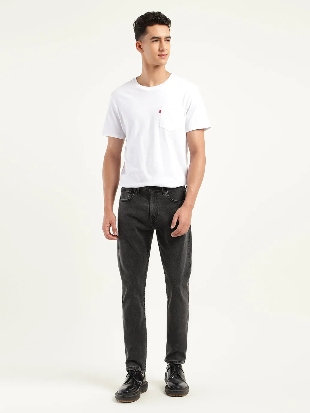 Daywear Style Traveler Gear Morning Stroll Men's 512 Charcoal Grey Slim Tapered Fit Mid Rise Jeans