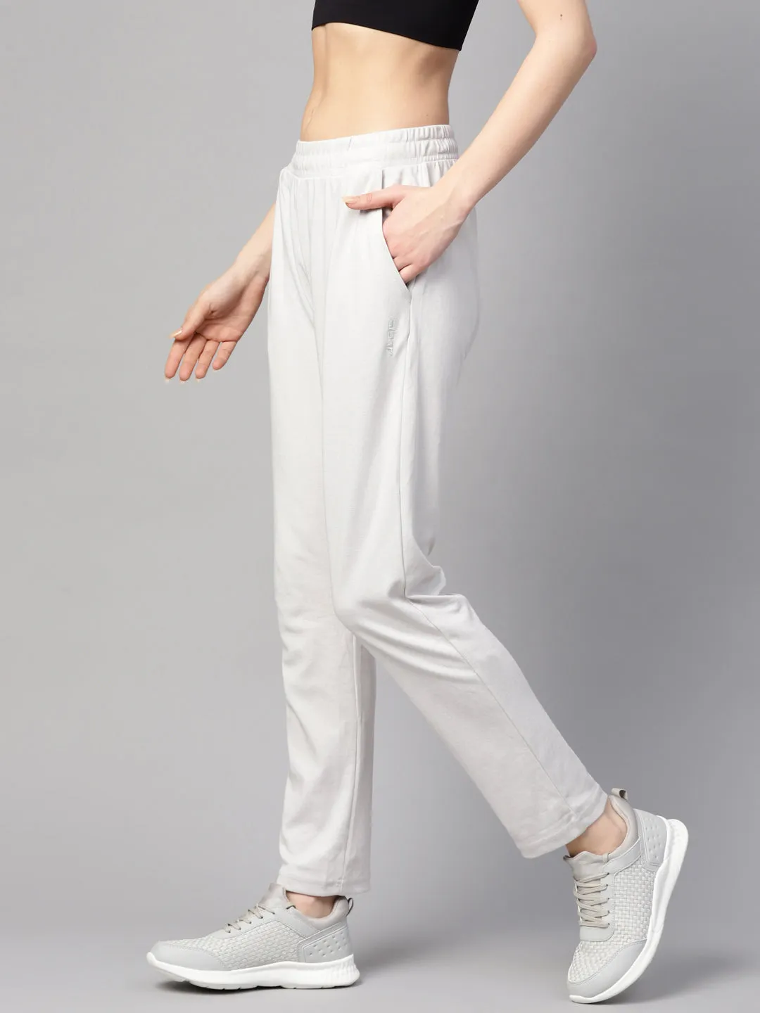Alcis Women Off White Solid Slim Fit Track Pants Core Cut