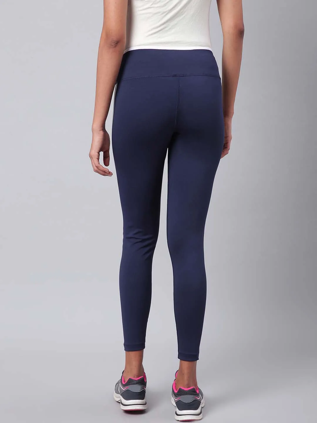 Minimal Design Alcis Women Navy Blue Solid Secure Fit Cropped Training Tights