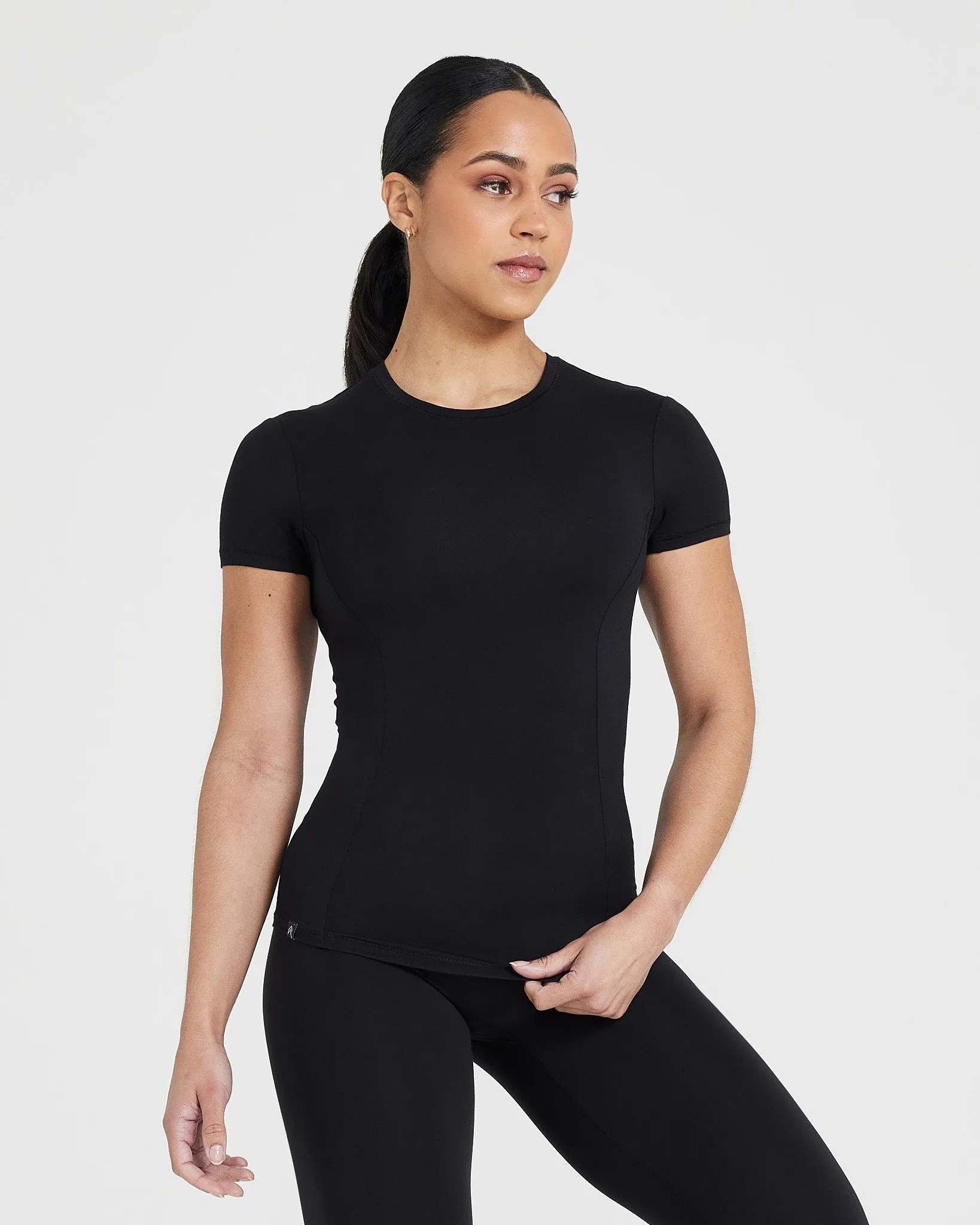 CrossBackStructure Mellow? Soft Short Sleeve T-Shirt | Black Pure Detail