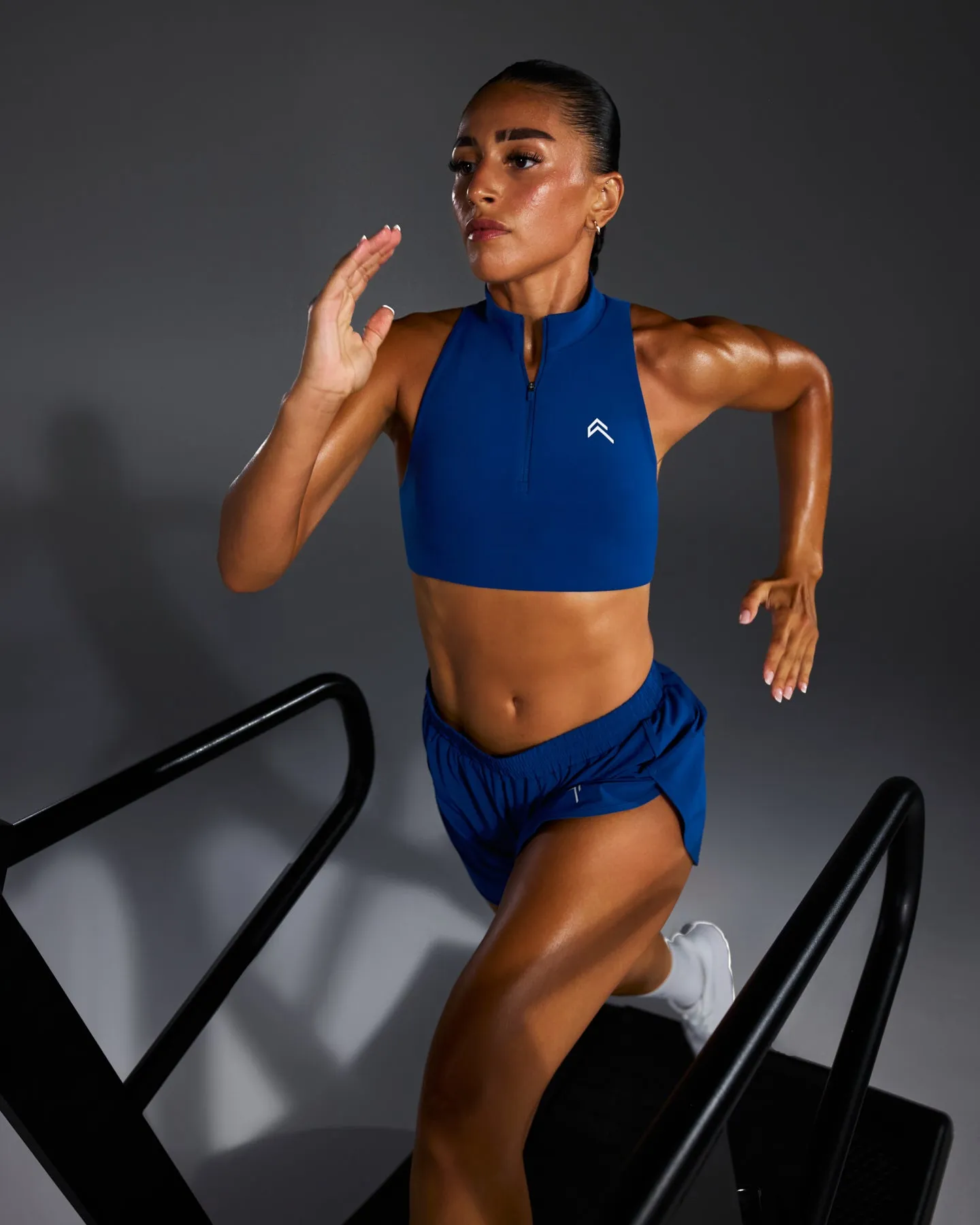 Tight fit seams Attitude EasyLift? Zip High Neck Sports Bra | Vintage Navy