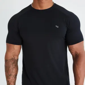 Fade Resistant Coating Stylish Comfort Vanquish Essential Black Performance Short Sleeve T Shirt